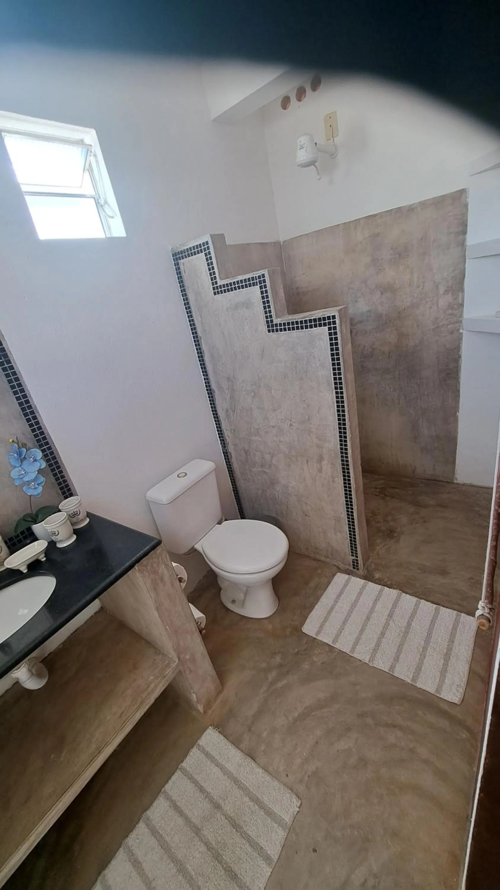 Shower in Pousada Lotus