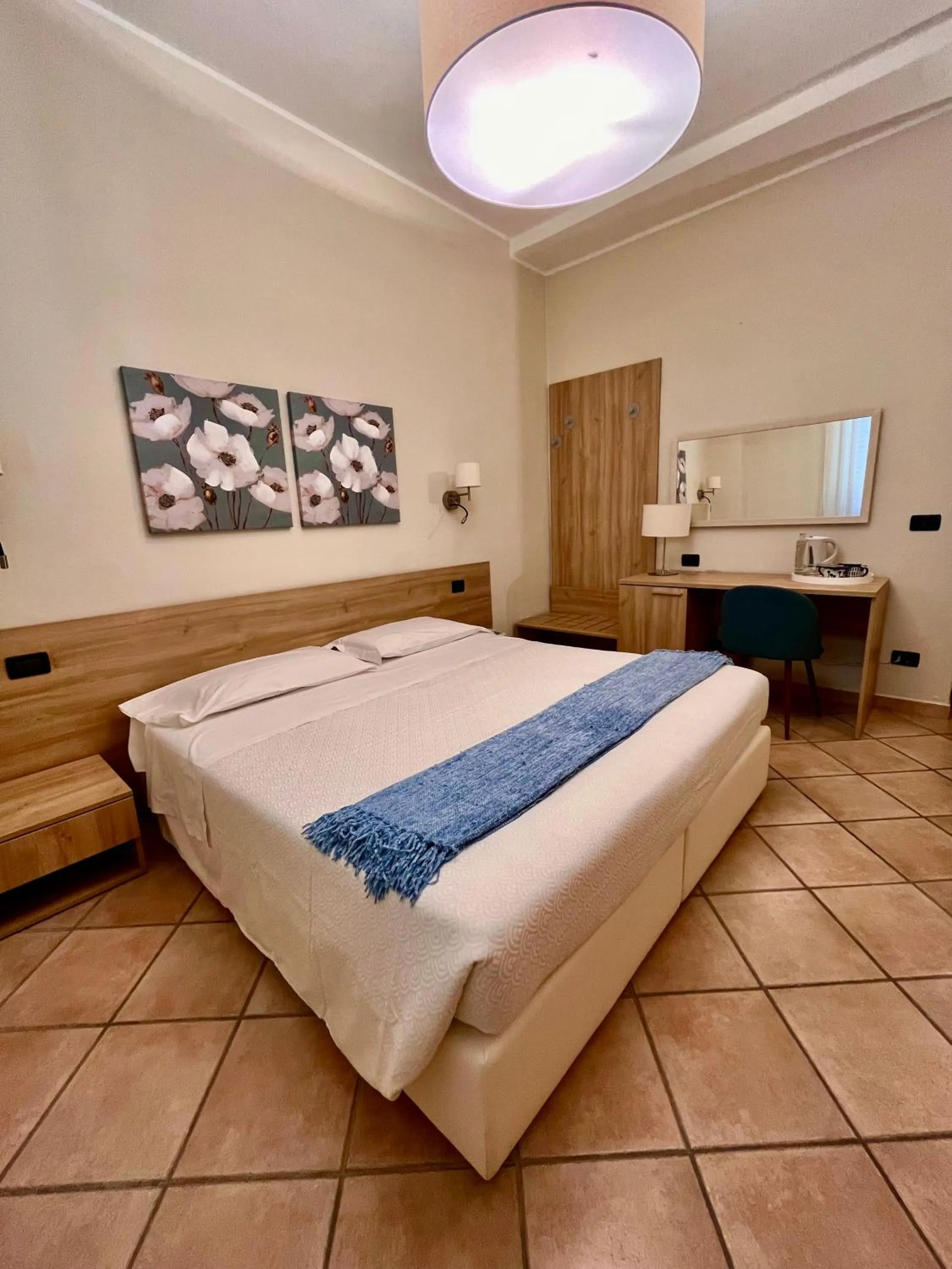 Photo of the whole room, Bed in Albergo Africa