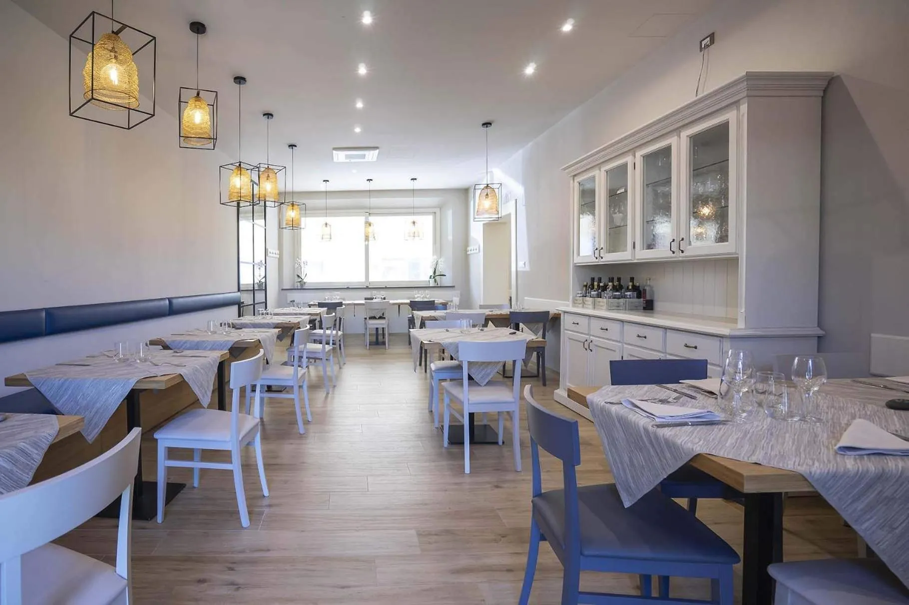 Restaurant/places to eat in Albergo Africa