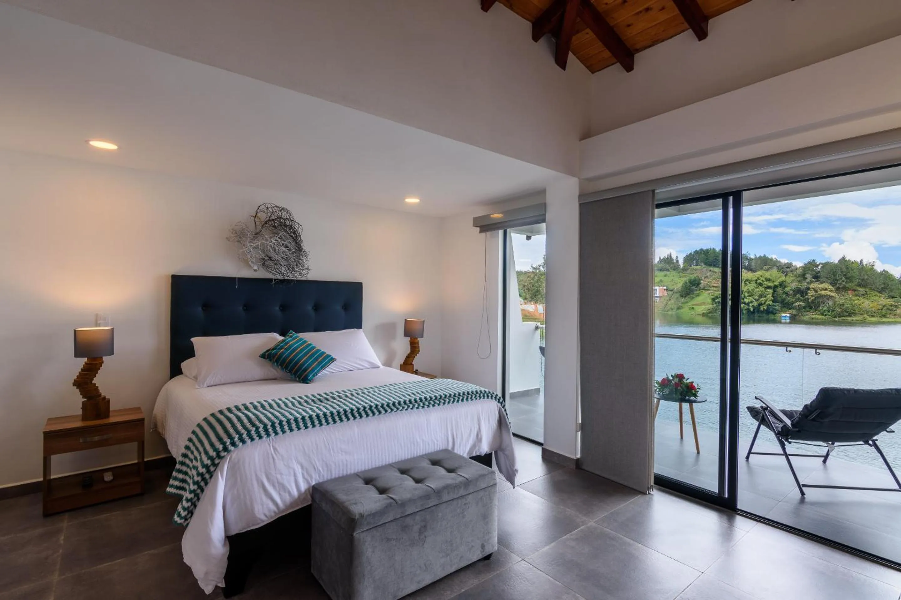 Photo of the whole room, Bed in Jordan Hotel Boutique