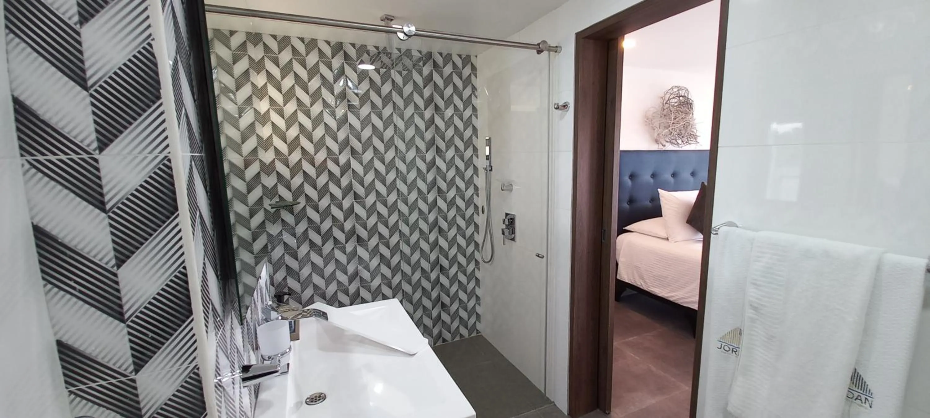 Toilet, Bed in Jordan Hotel Boutique