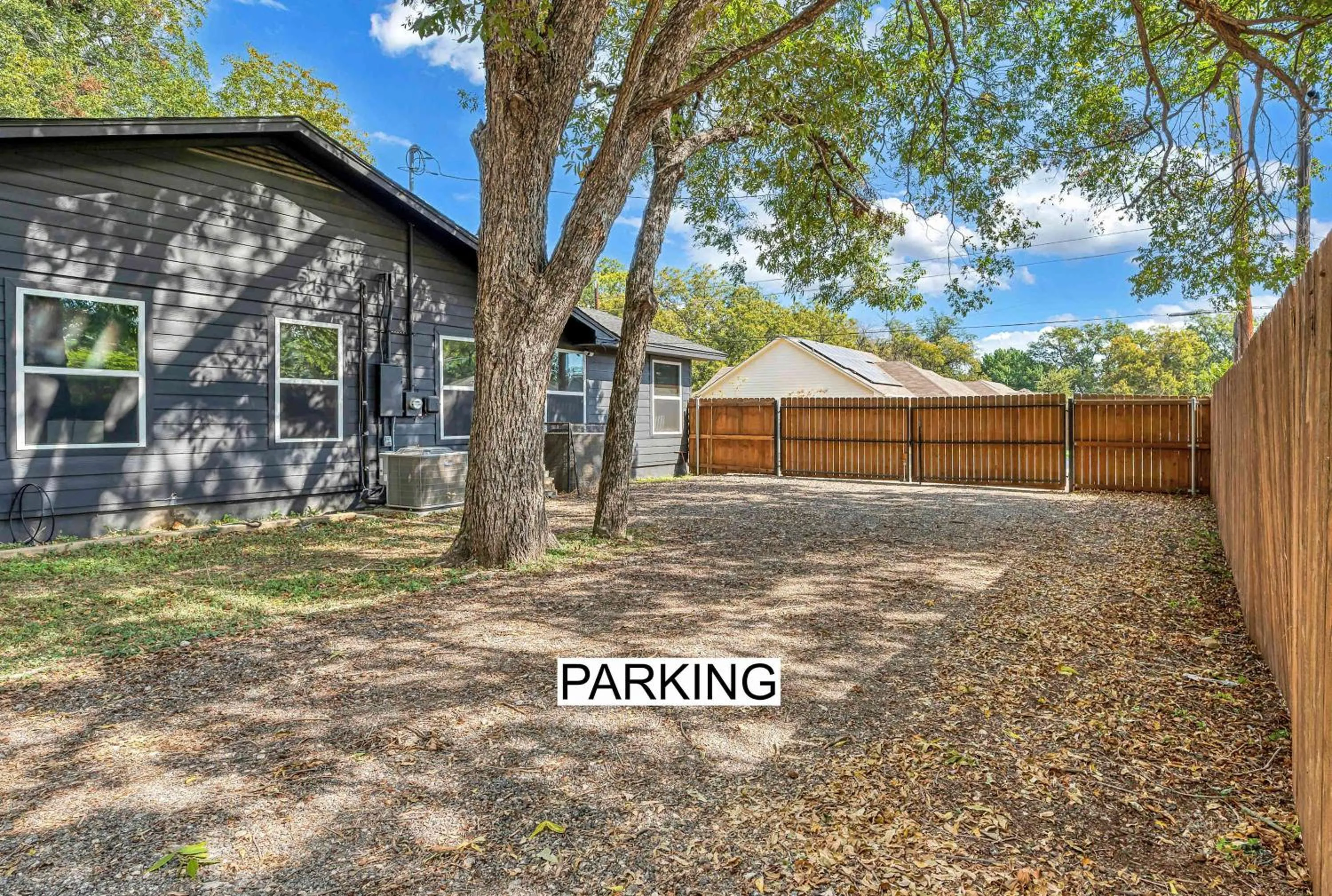 New-The Mod Poppy Large home 10 minutes from it all