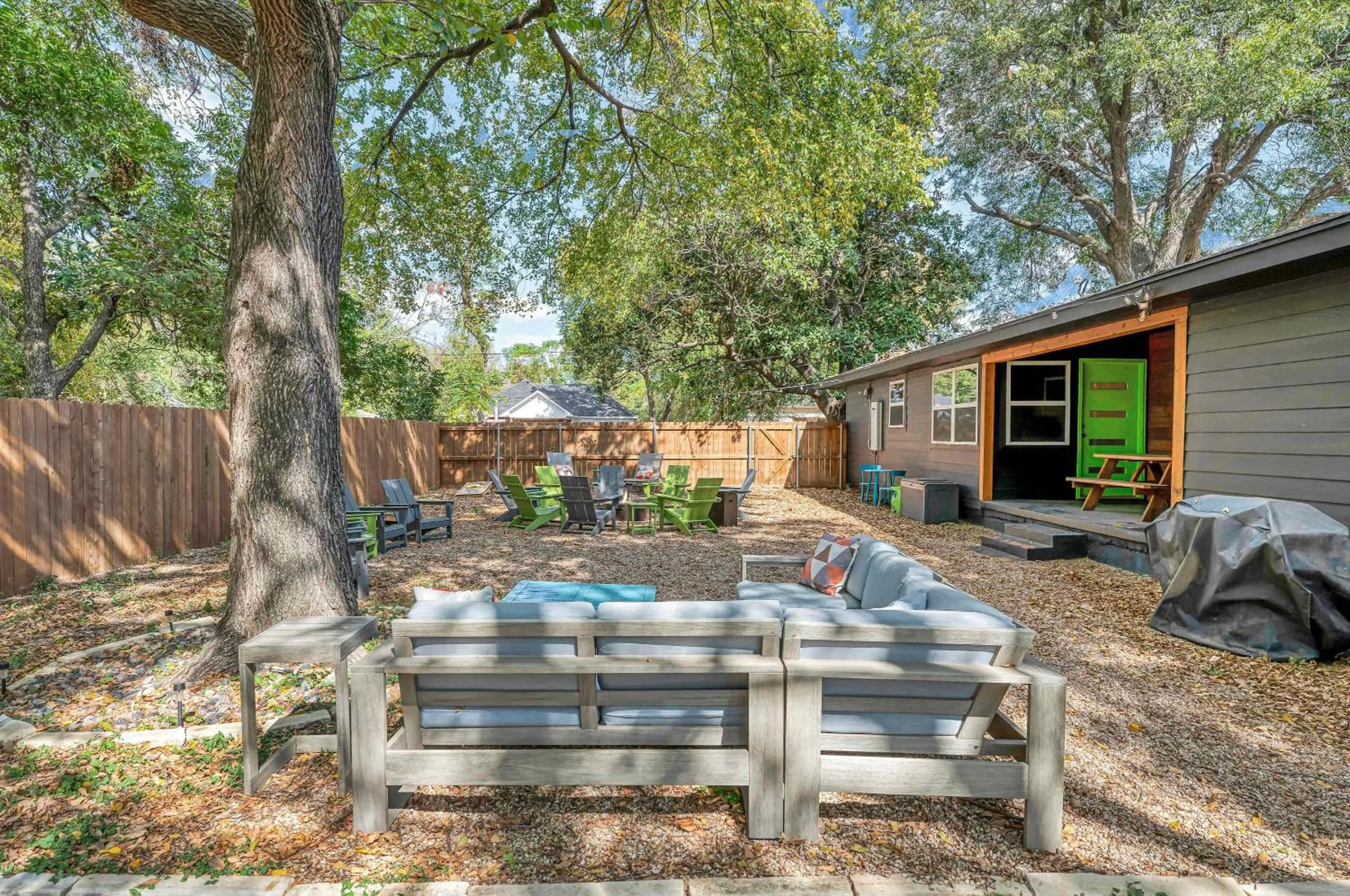 New-The Mod Poppy Large home 10 minutes from it all