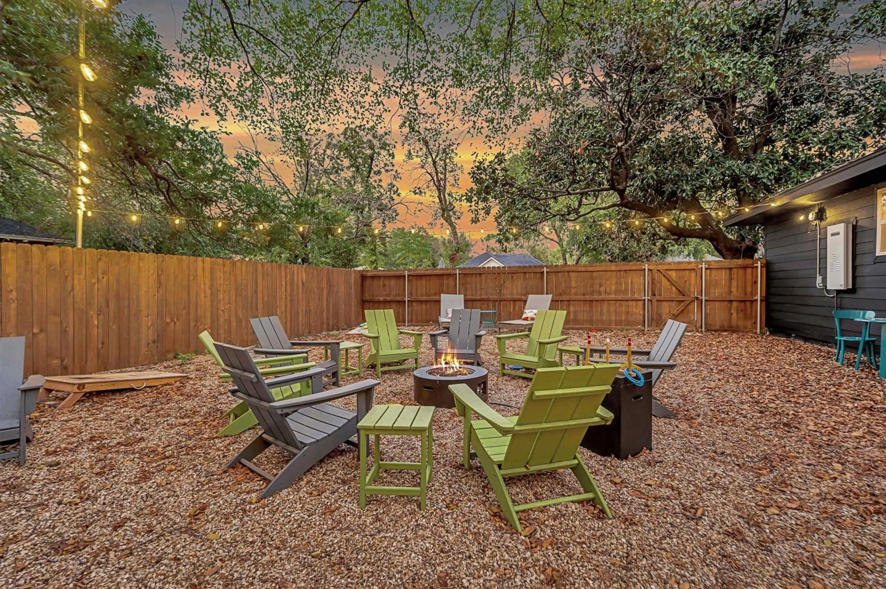 New-The Mod Poppy Large home 10 minutes from it all