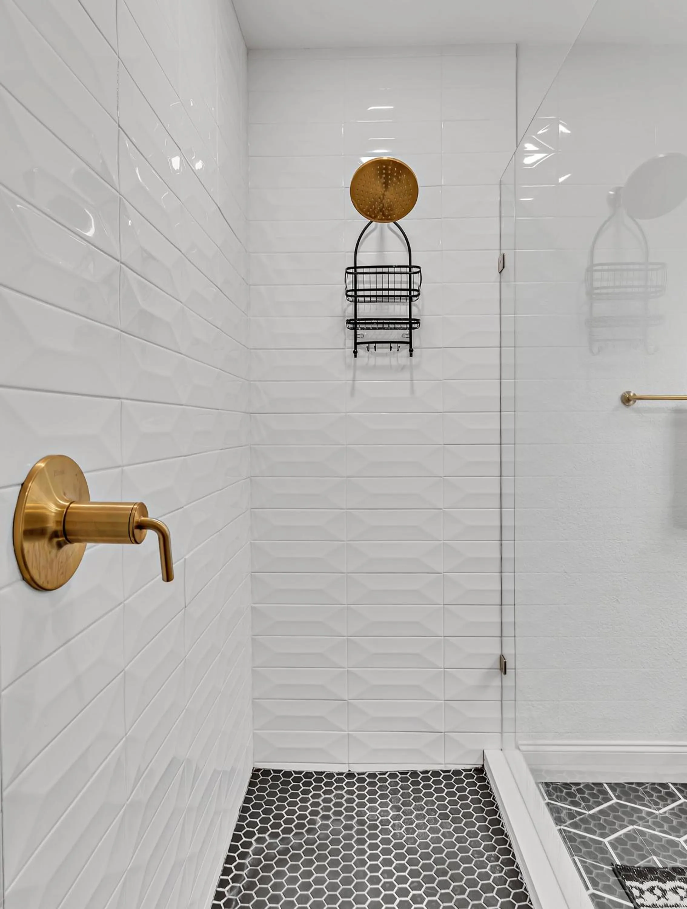 New-The Mod Poppy Large home 10 minutes from it all