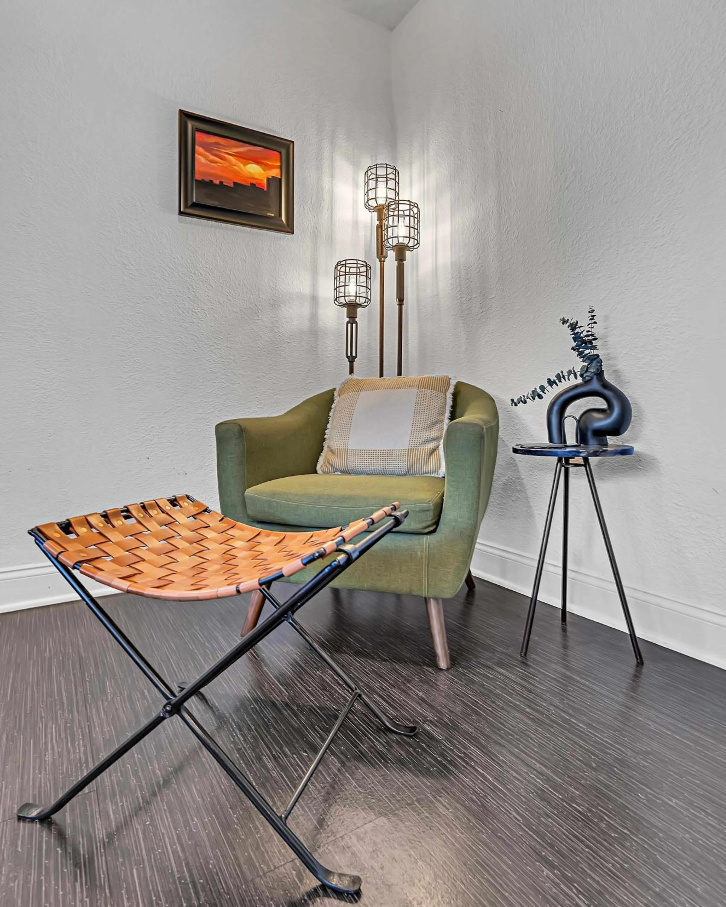 New-The Mod Poppy Large home 10 minutes from it all