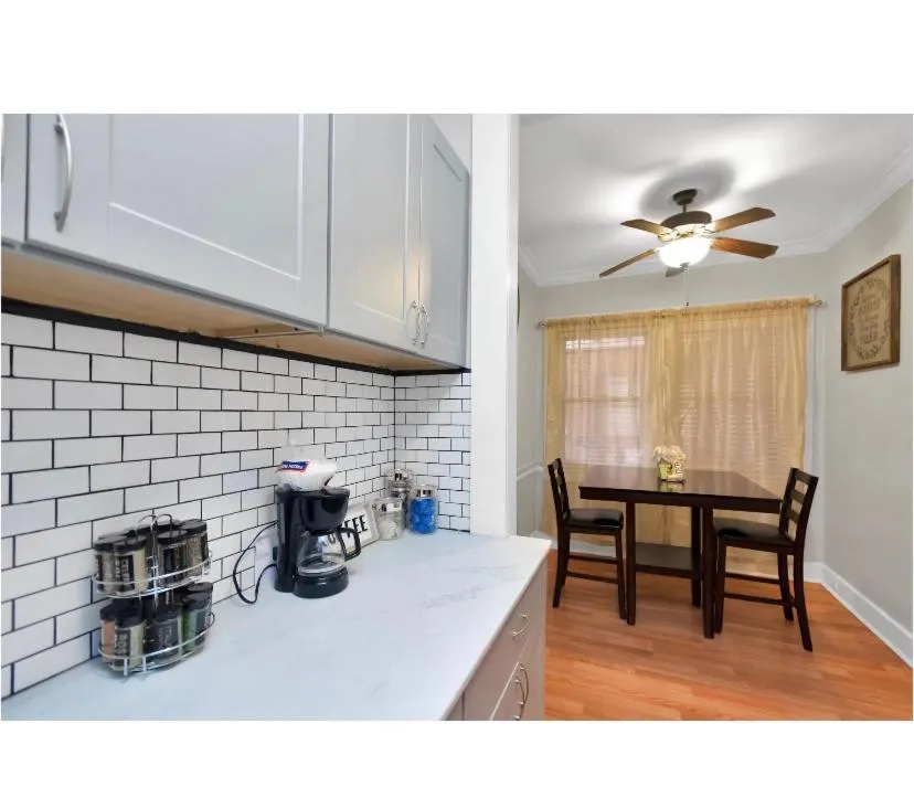 Cozy Downtown Studio by Toyota Center