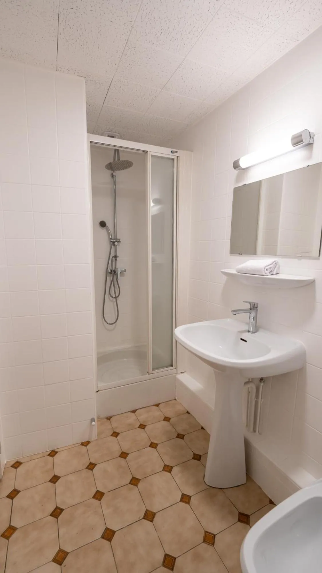 Bathroom in Hôtel Des Docks