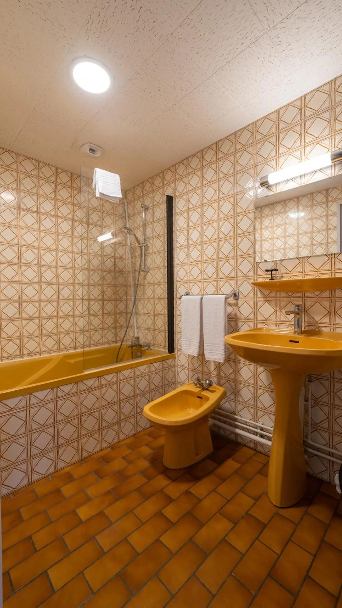 Bathroom in Hôtel Des Docks