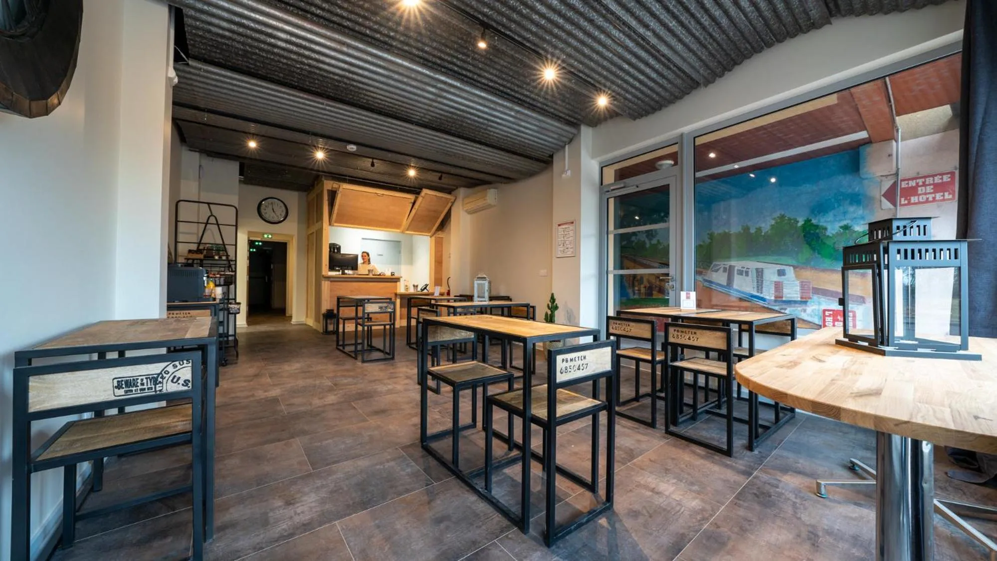 Breakfast in Hôtel Des Docks