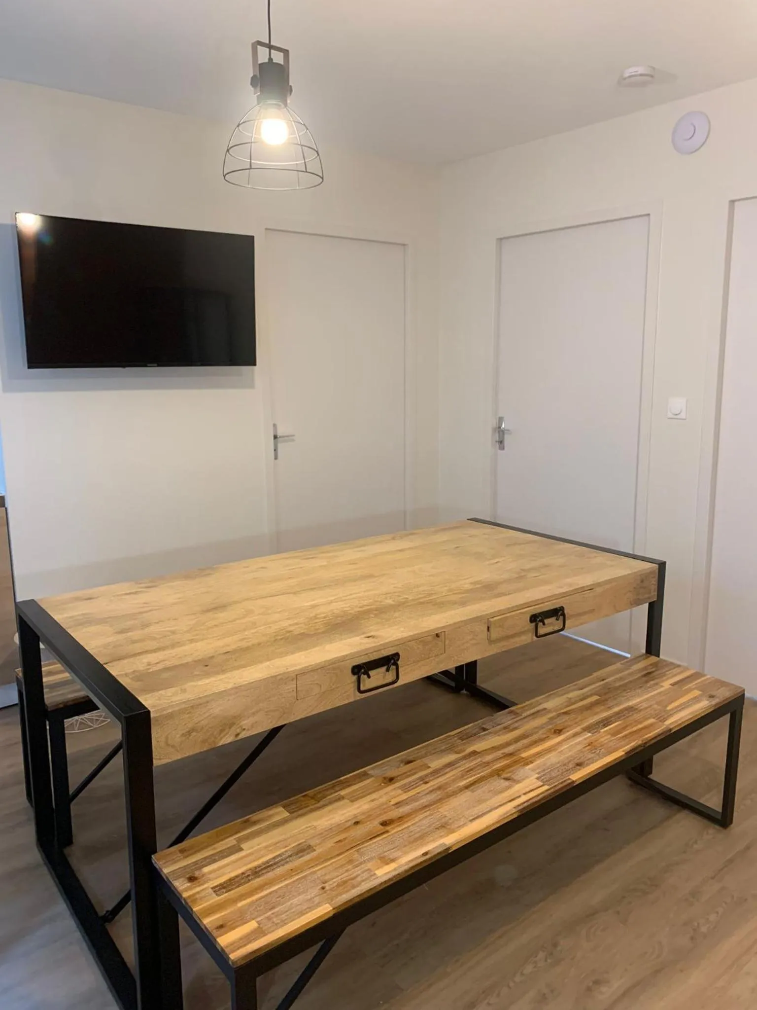 TV and multimedia in Hôtel Des Docks