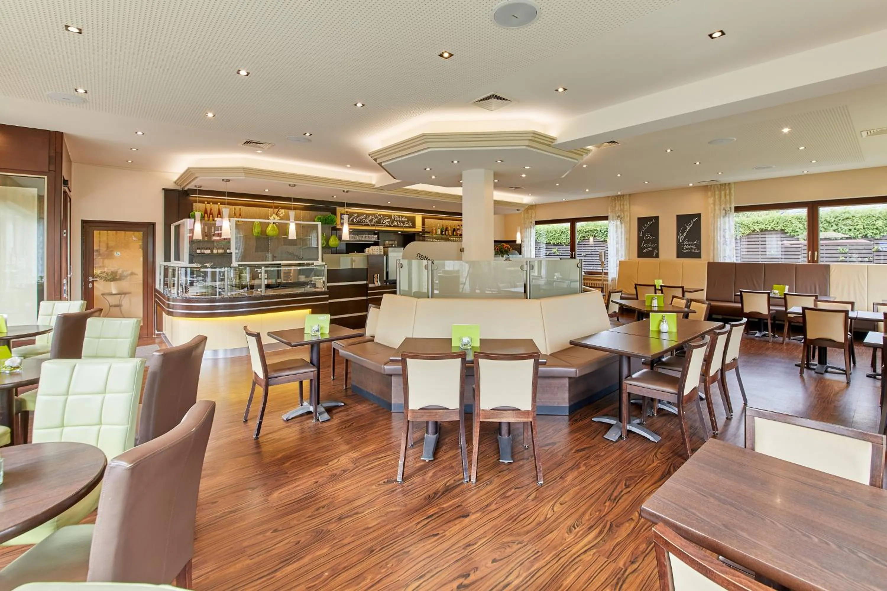 Breakfast in Hotel Café Ernst