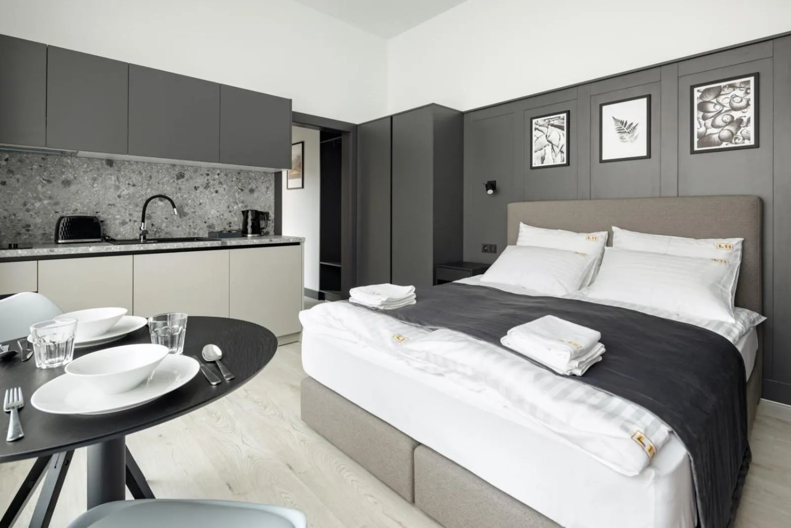 Photo of the whole room, Bed in Apartamenty L11, Limanowskiego