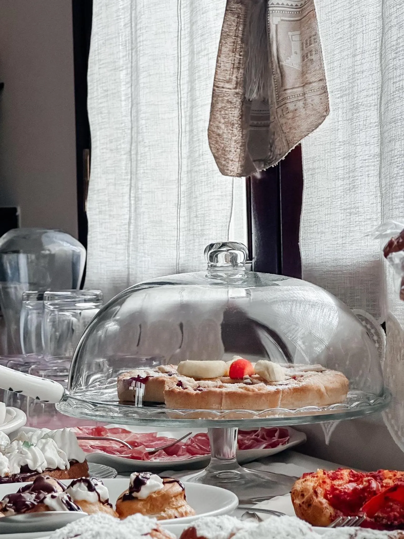 Breakfast in Villa Mariella