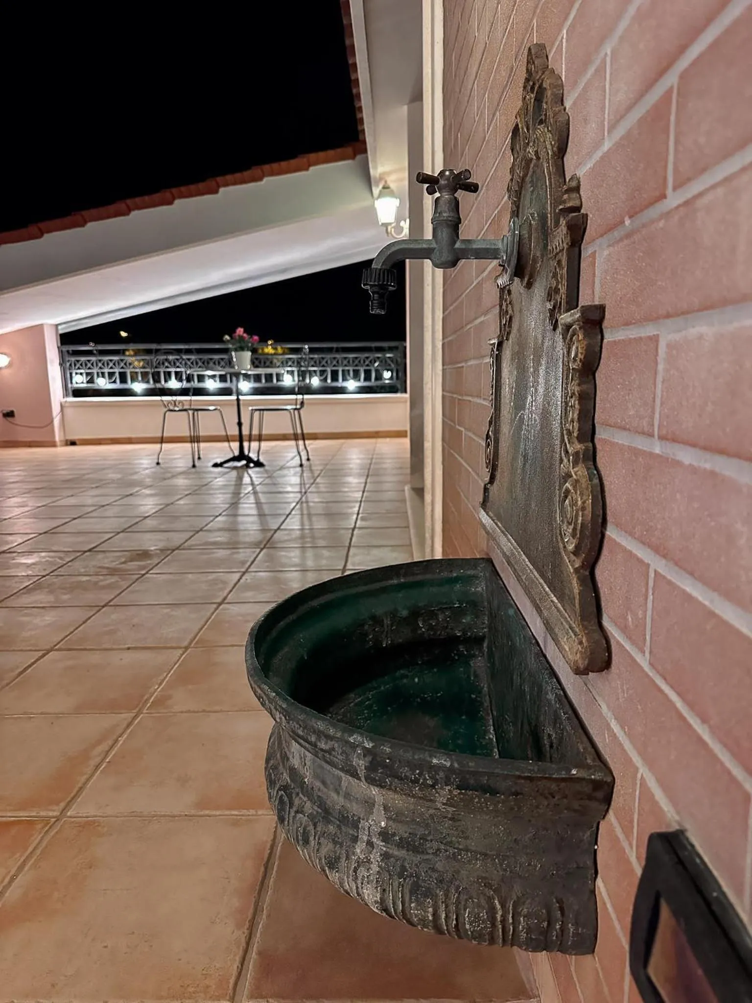 Night in Villa Mariella