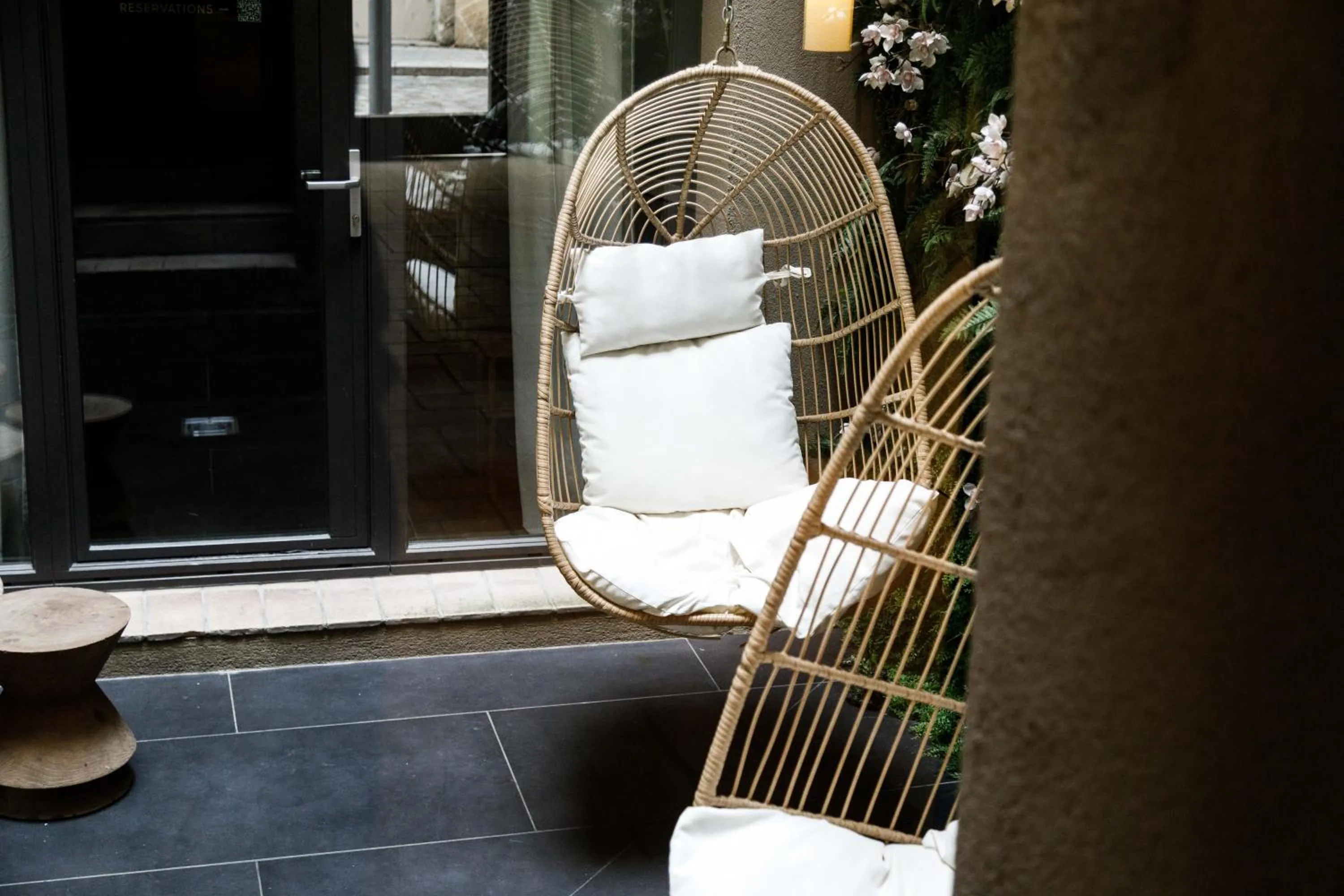 Patio in La Comuna by Bon Dia Residences