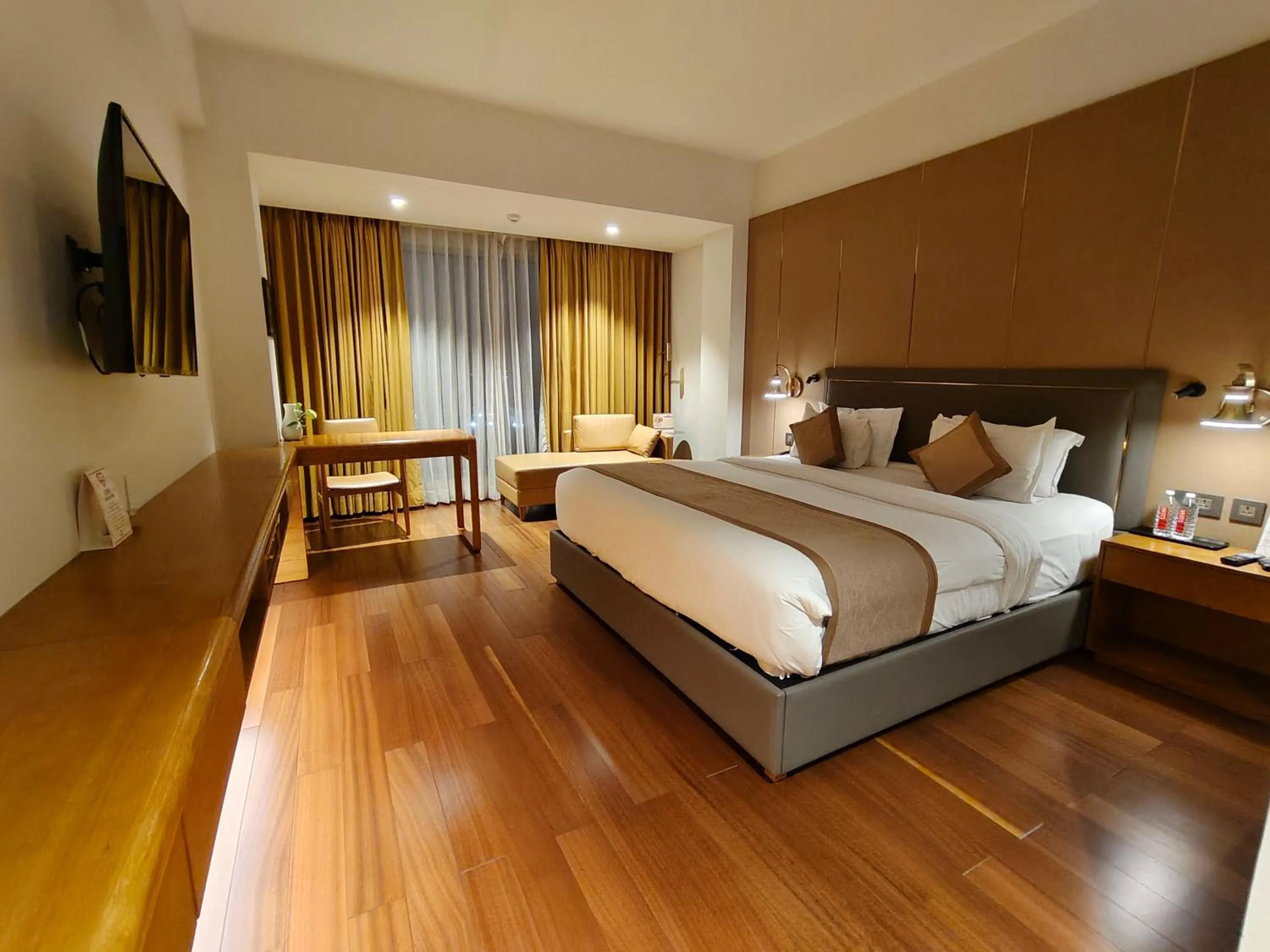 Bedroom, Bed in Pride Hotel Udaipur