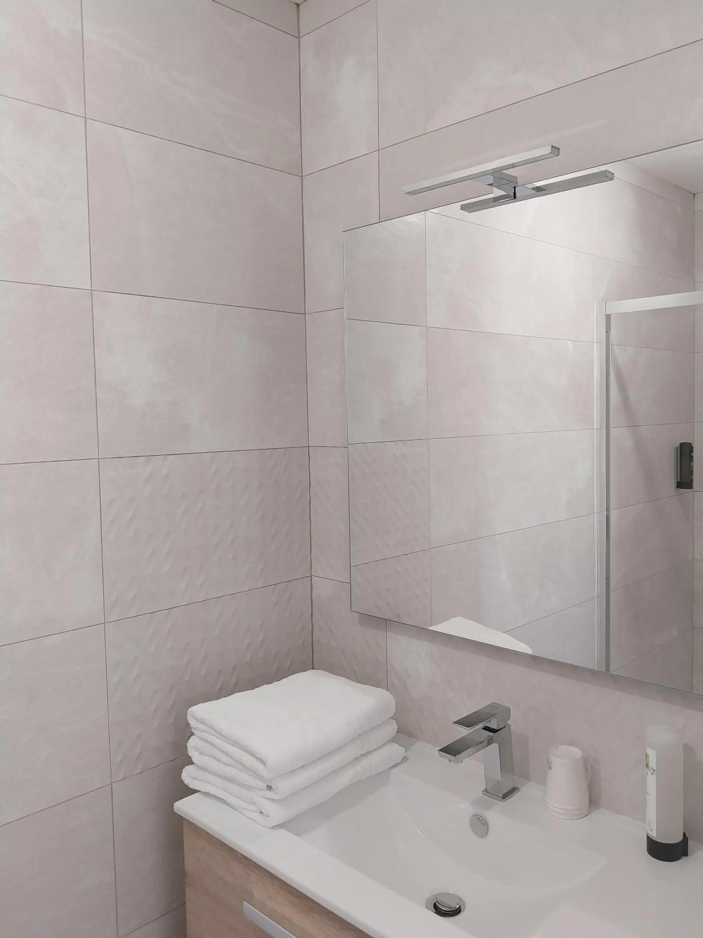 Logis Hôtel Restaurant Cruzel