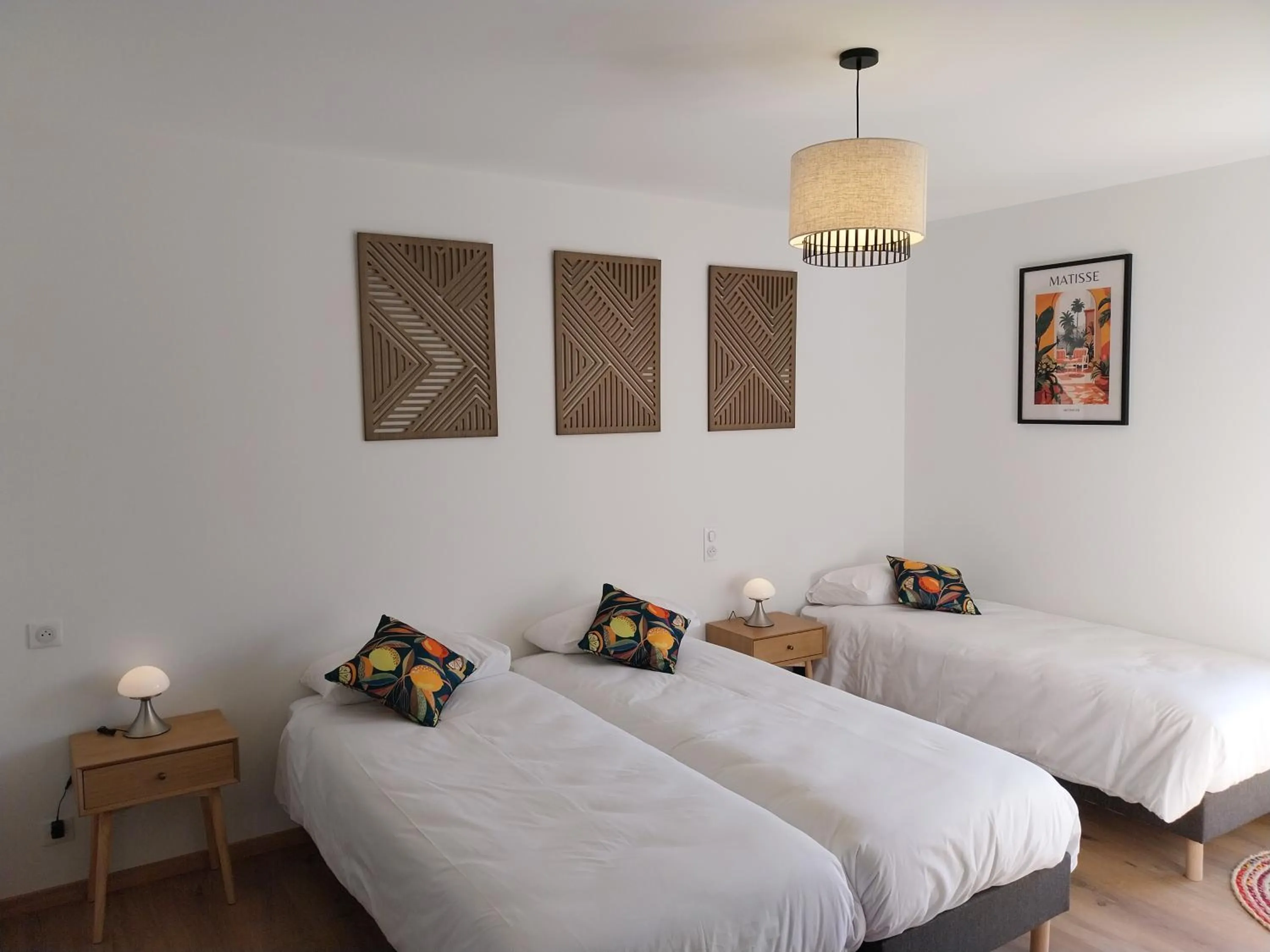 Bed in Logis Hôtel Restaurant Cruzel