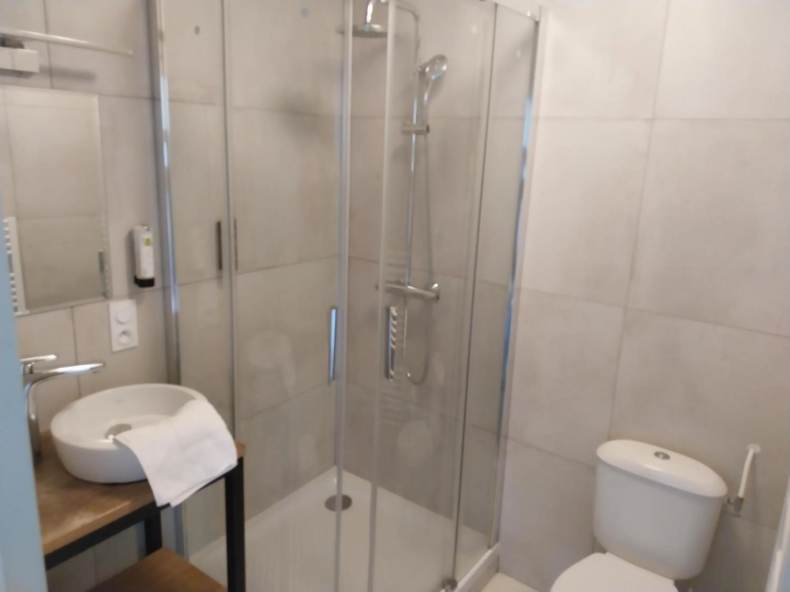 Logis Hôtel Restaurant Cruzel