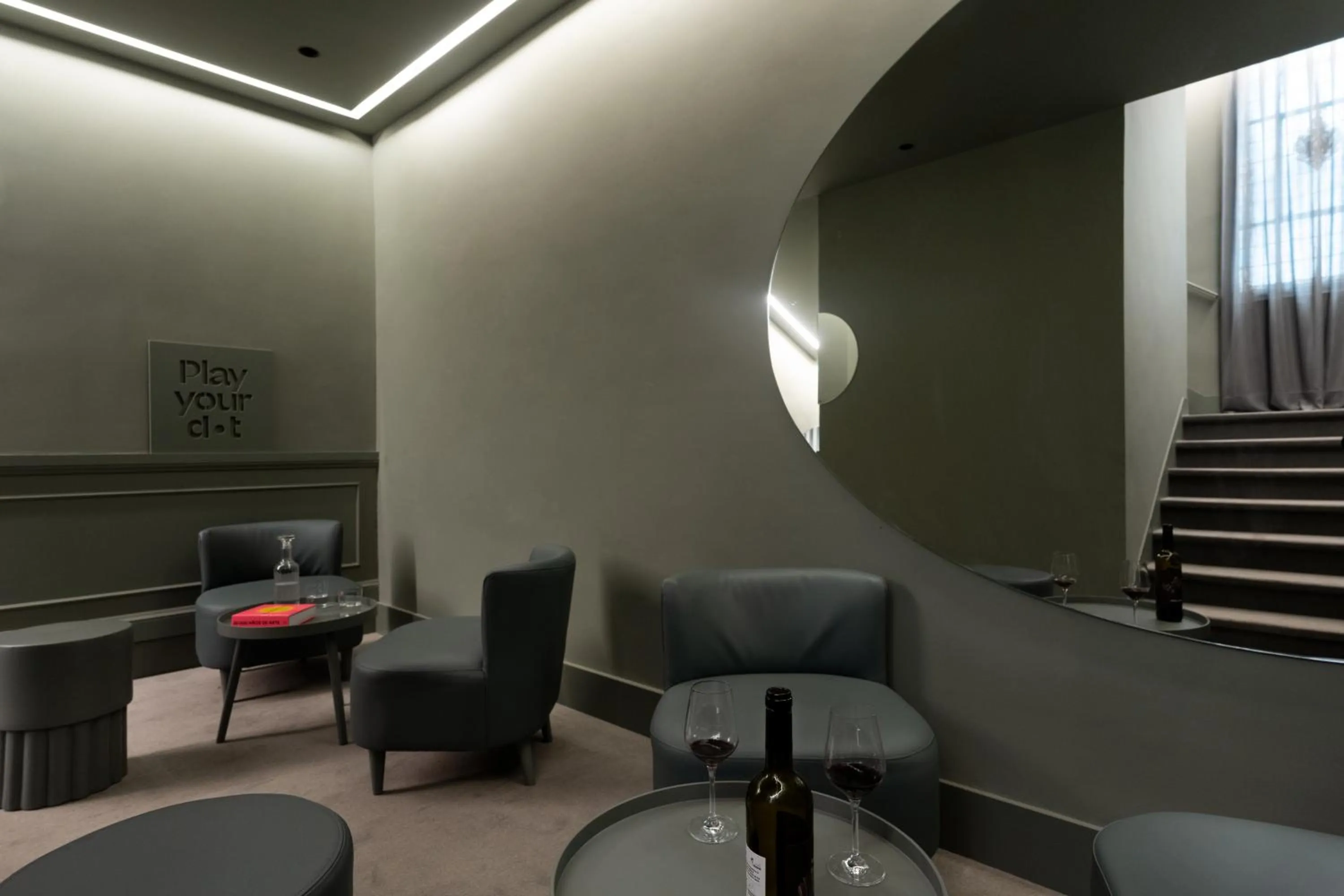 Other in Chic & Basic dot