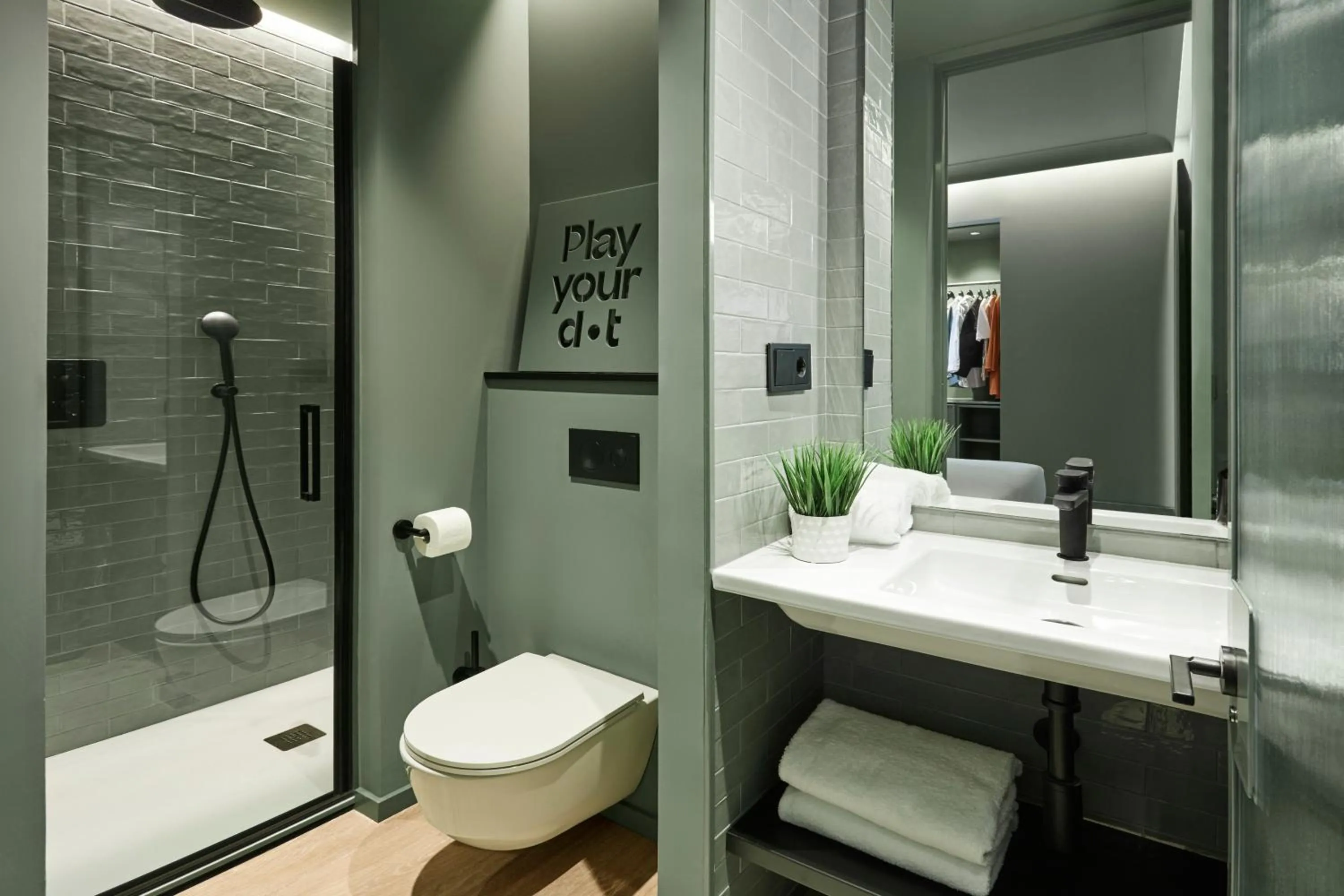 Bathroom in Chic & Basic dot