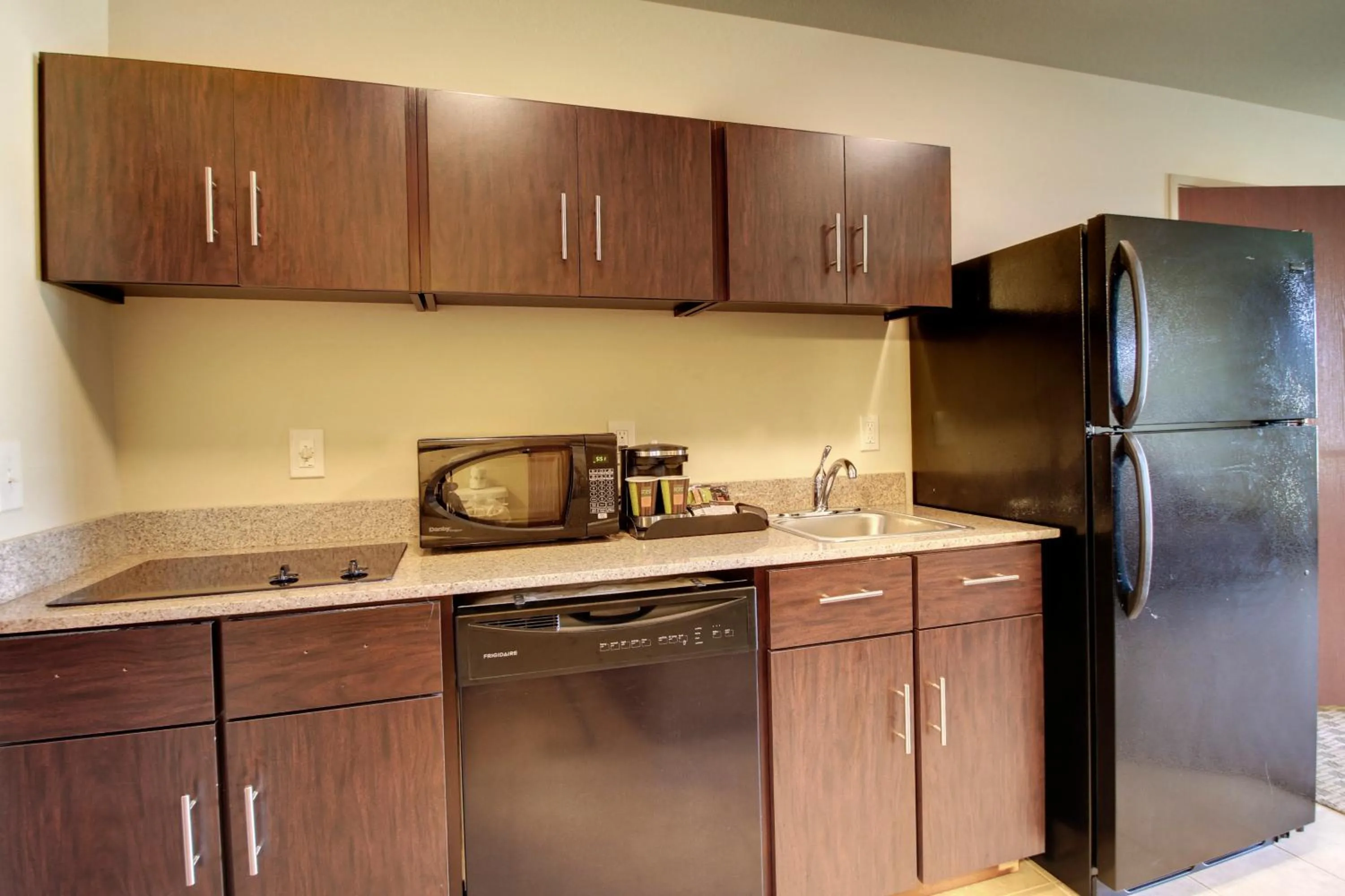 Kitchen or kitchenette in Cobblestone Inn & Suites - Bloomfield