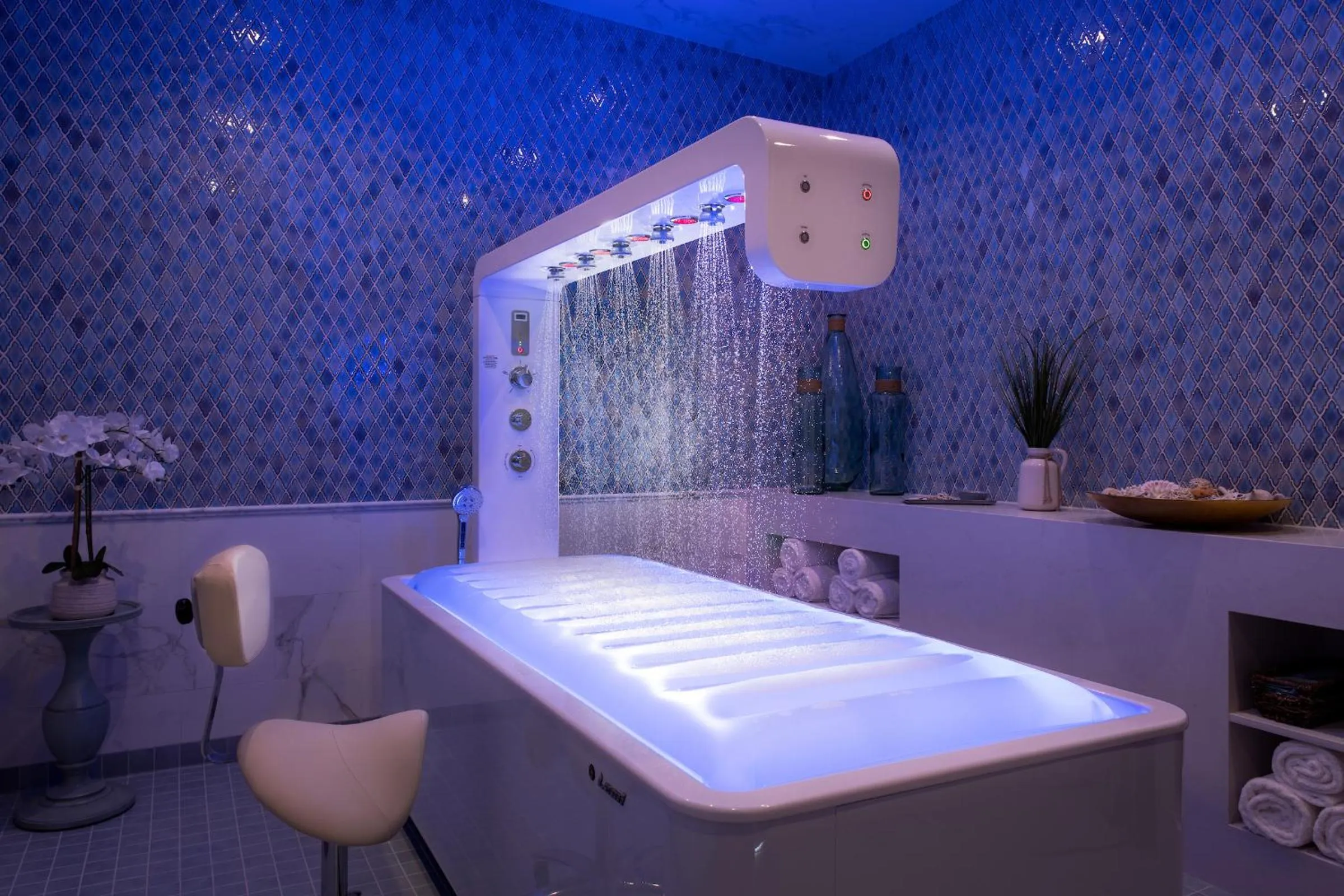 Spa and wellness centre/facilities in Westlake Village Inn