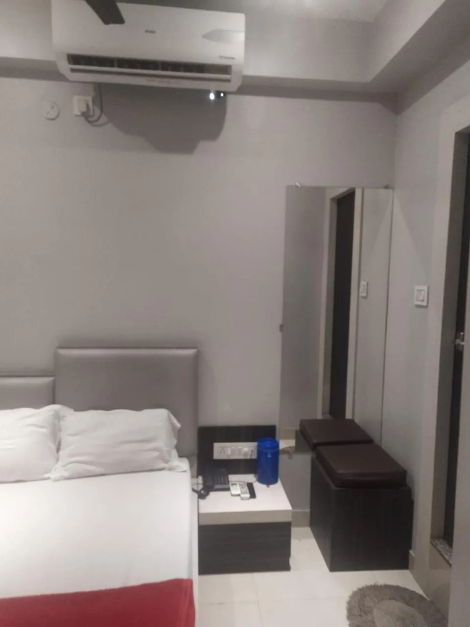 Bedroom, Bed in Divine View