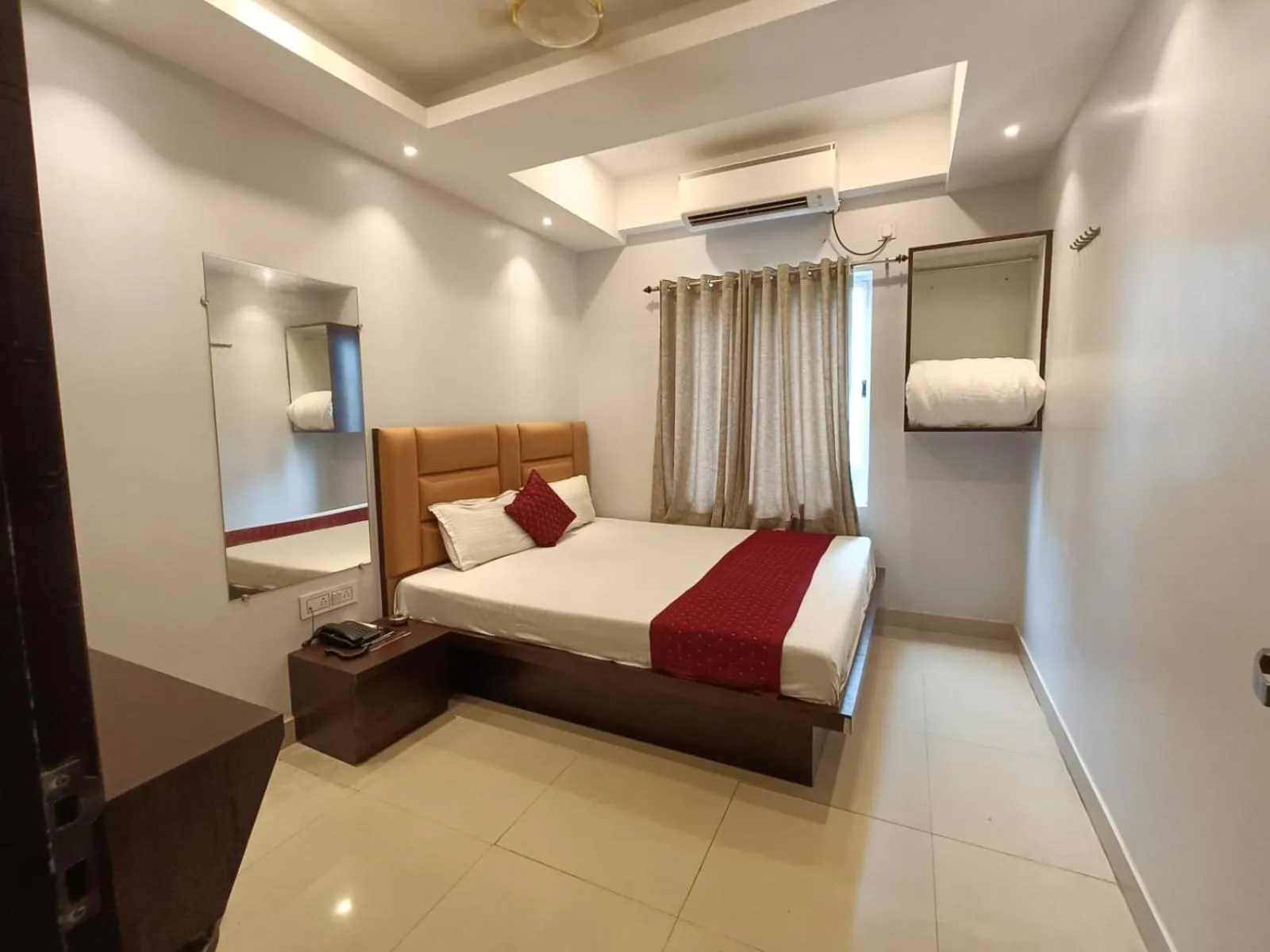 Living room, Bed in Divine View