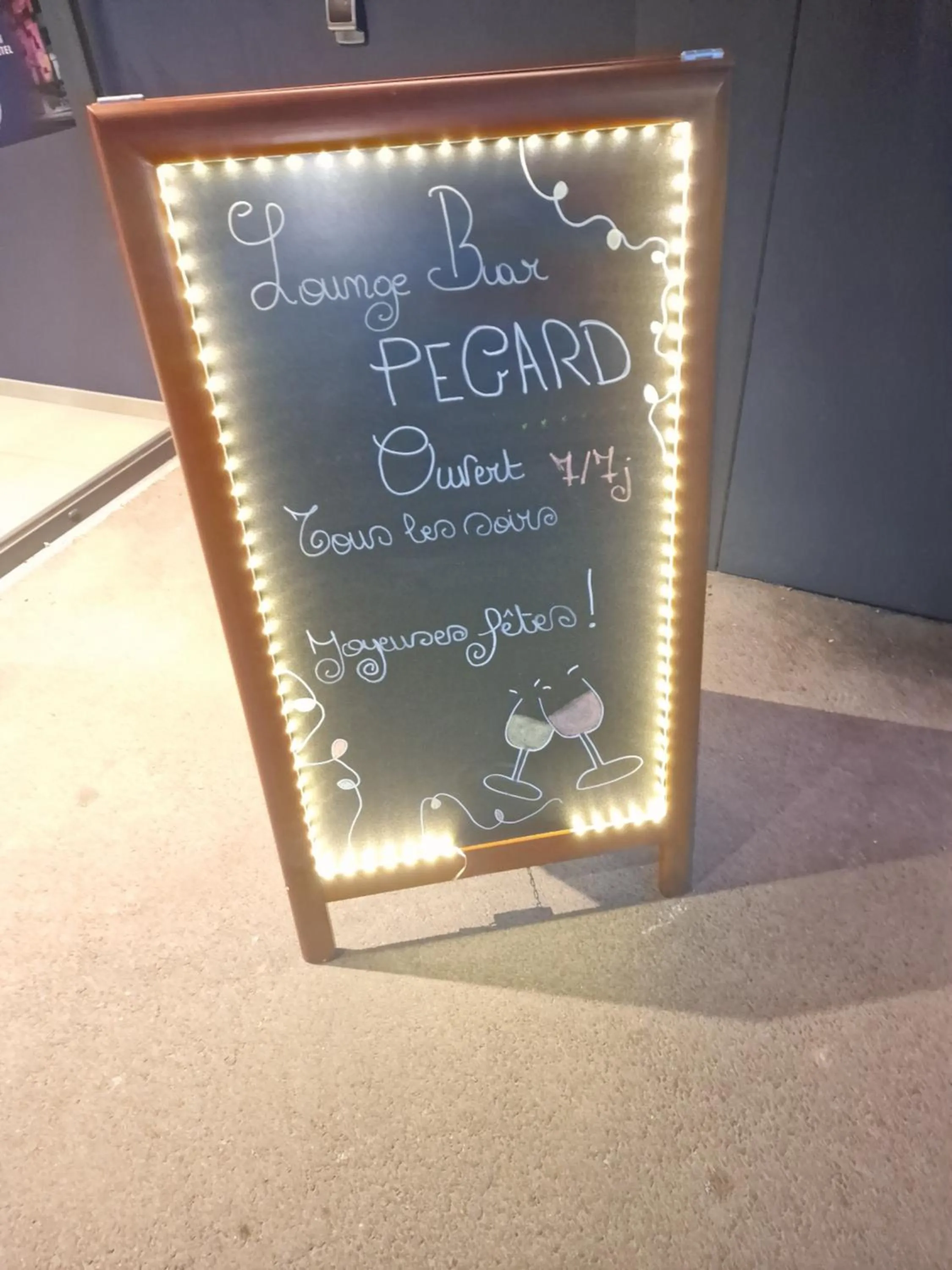 Lounge or bar in Pegard Andenne Centre