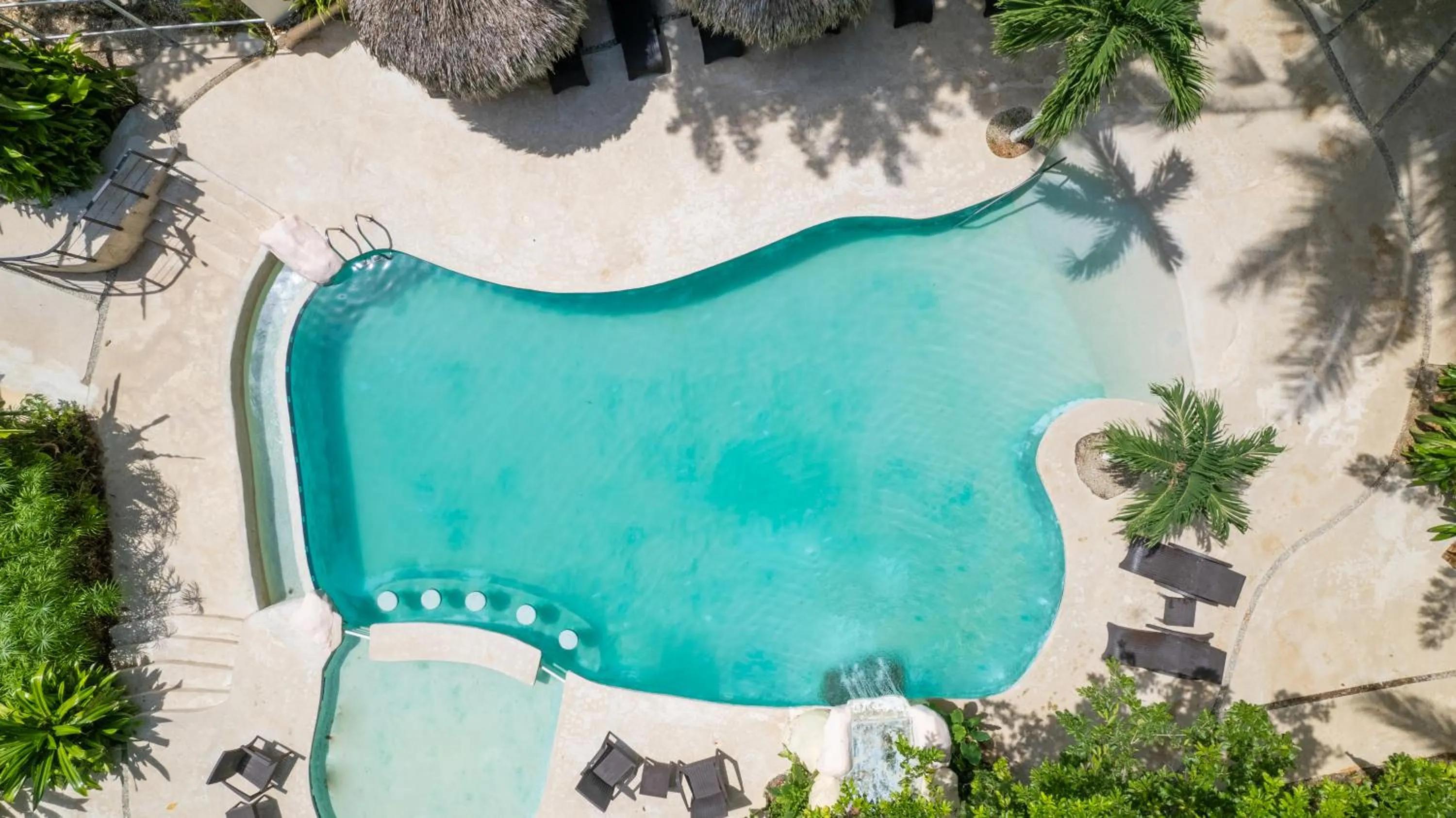 Swimming pool in Banana Beach Bungalows