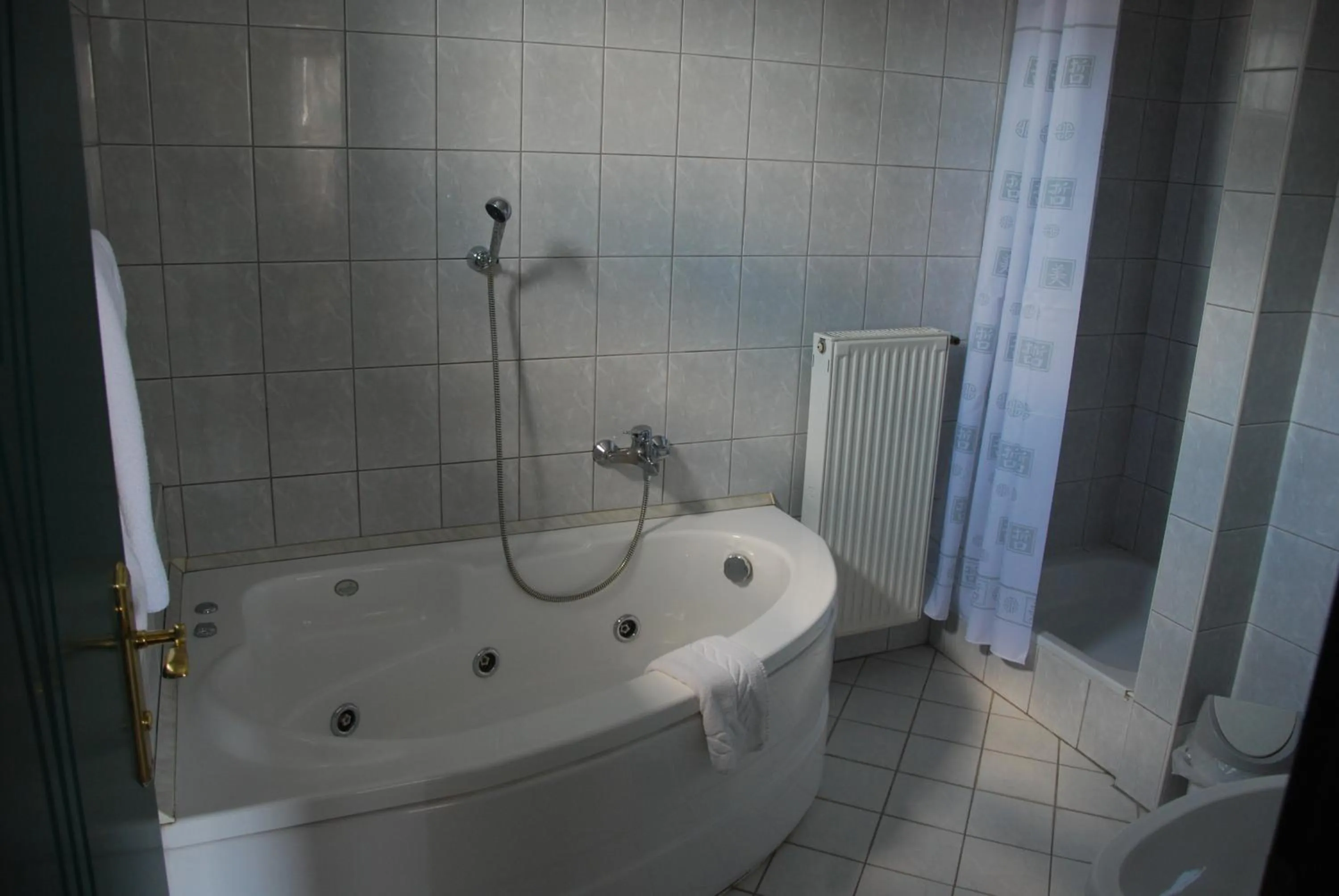 Bathroom in Bacchus Panzió