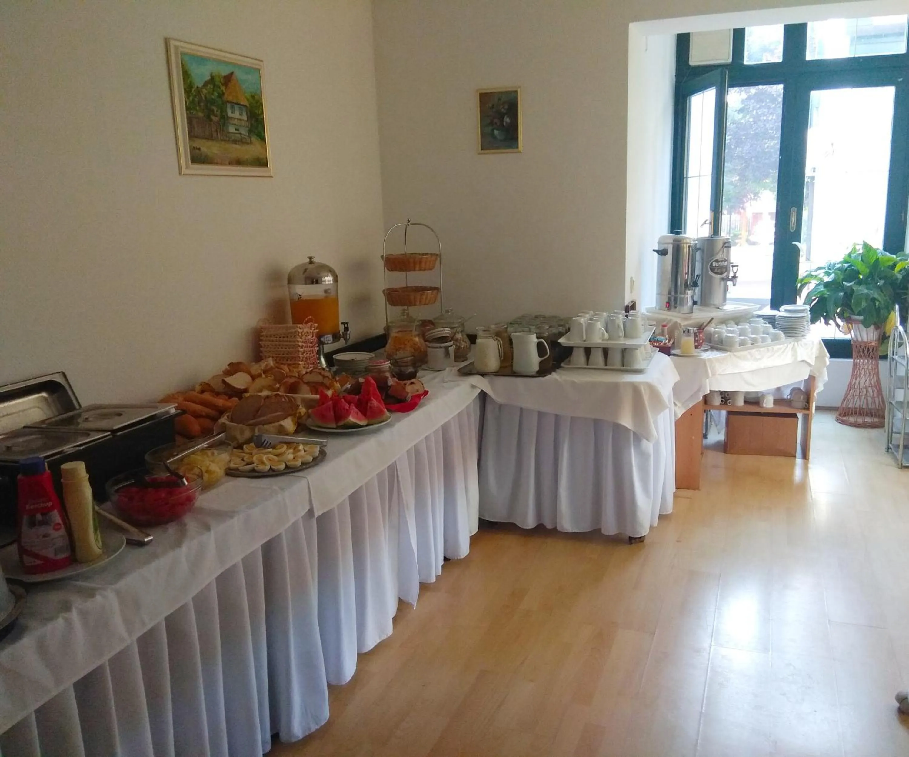 Breakfast in Bacchus Panzió