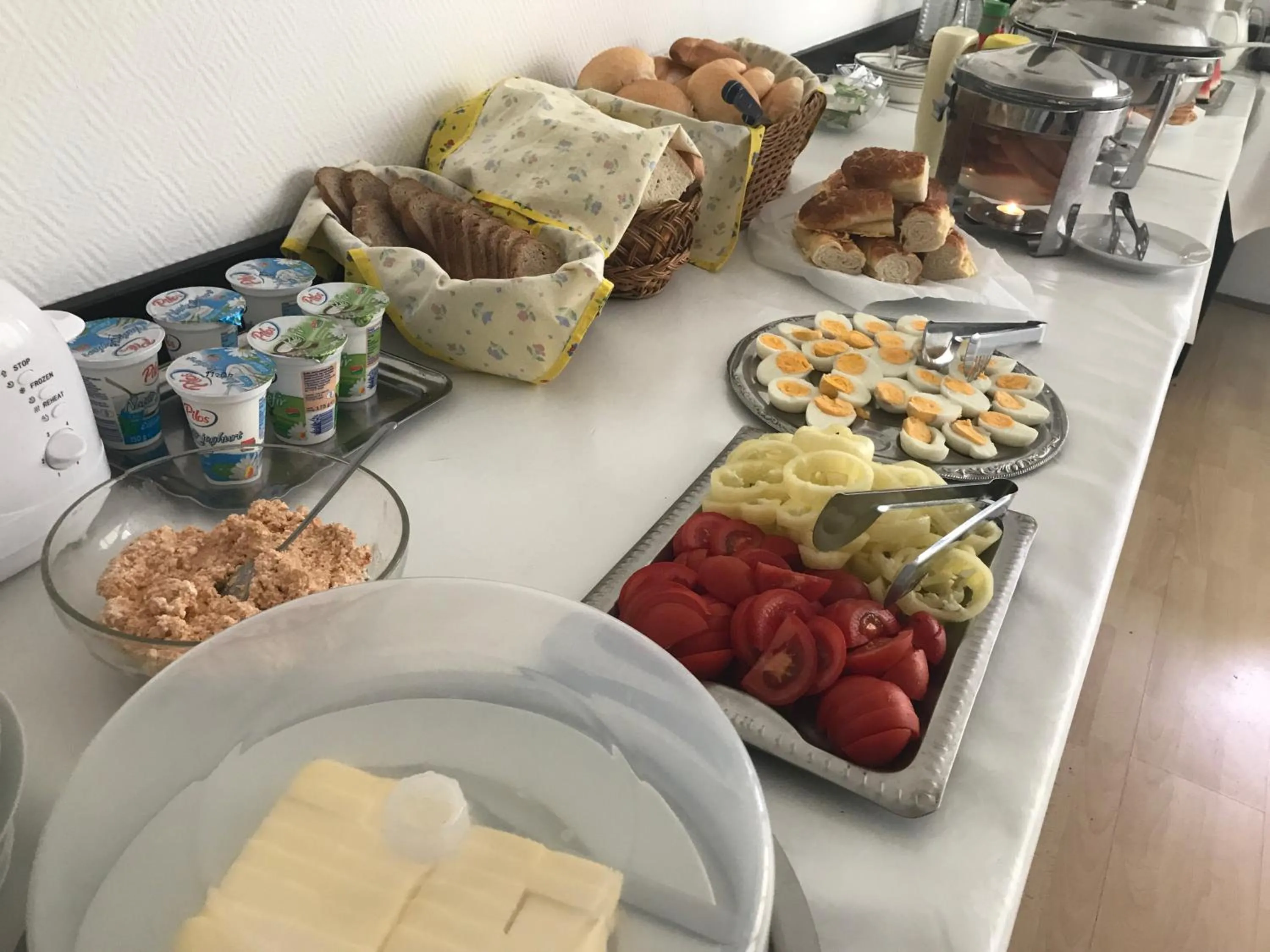 Buffet breakfast in Bacchus Panzió