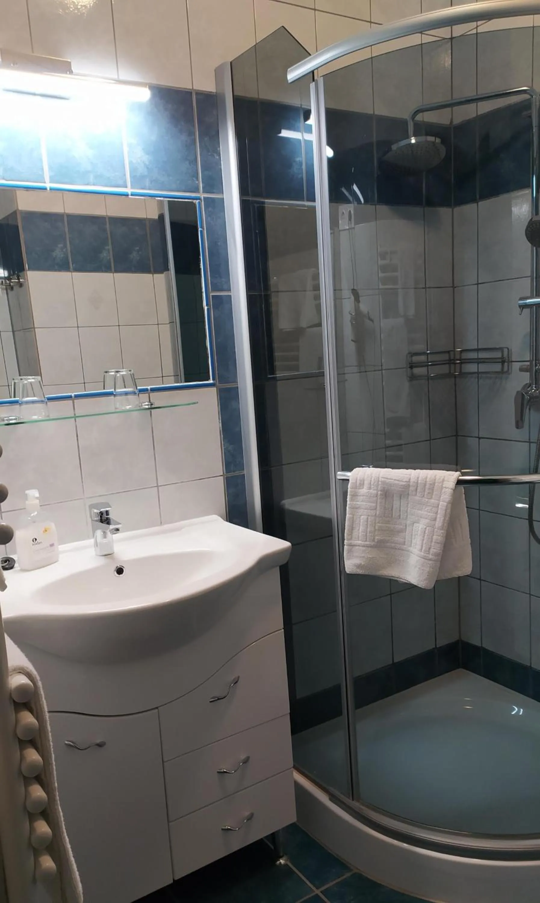 Bathroom in Bacchus Panzió