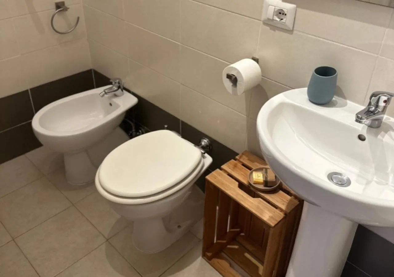 Bathroom in Agriostello Riparo