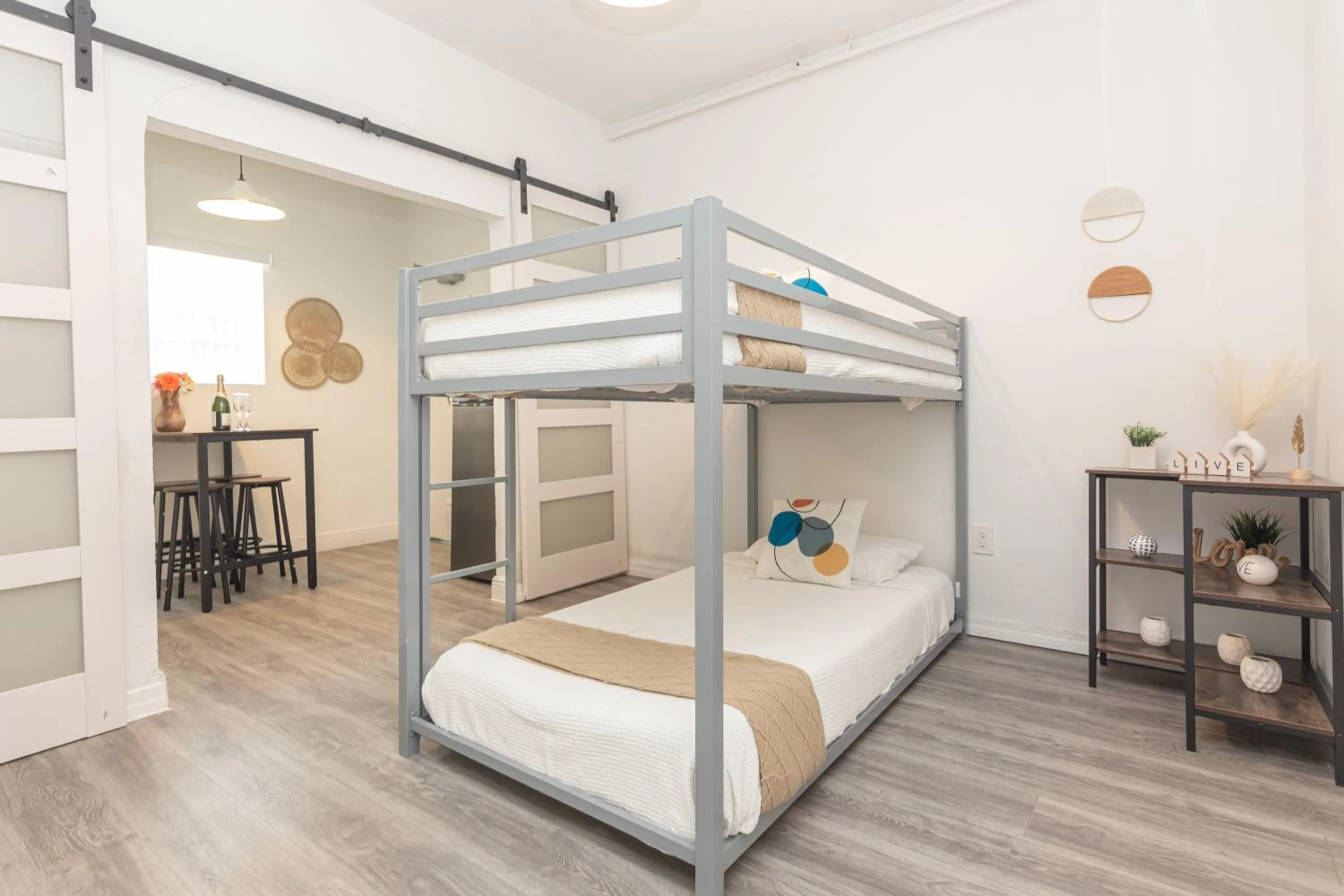 Bedroom, Bed in West Deco