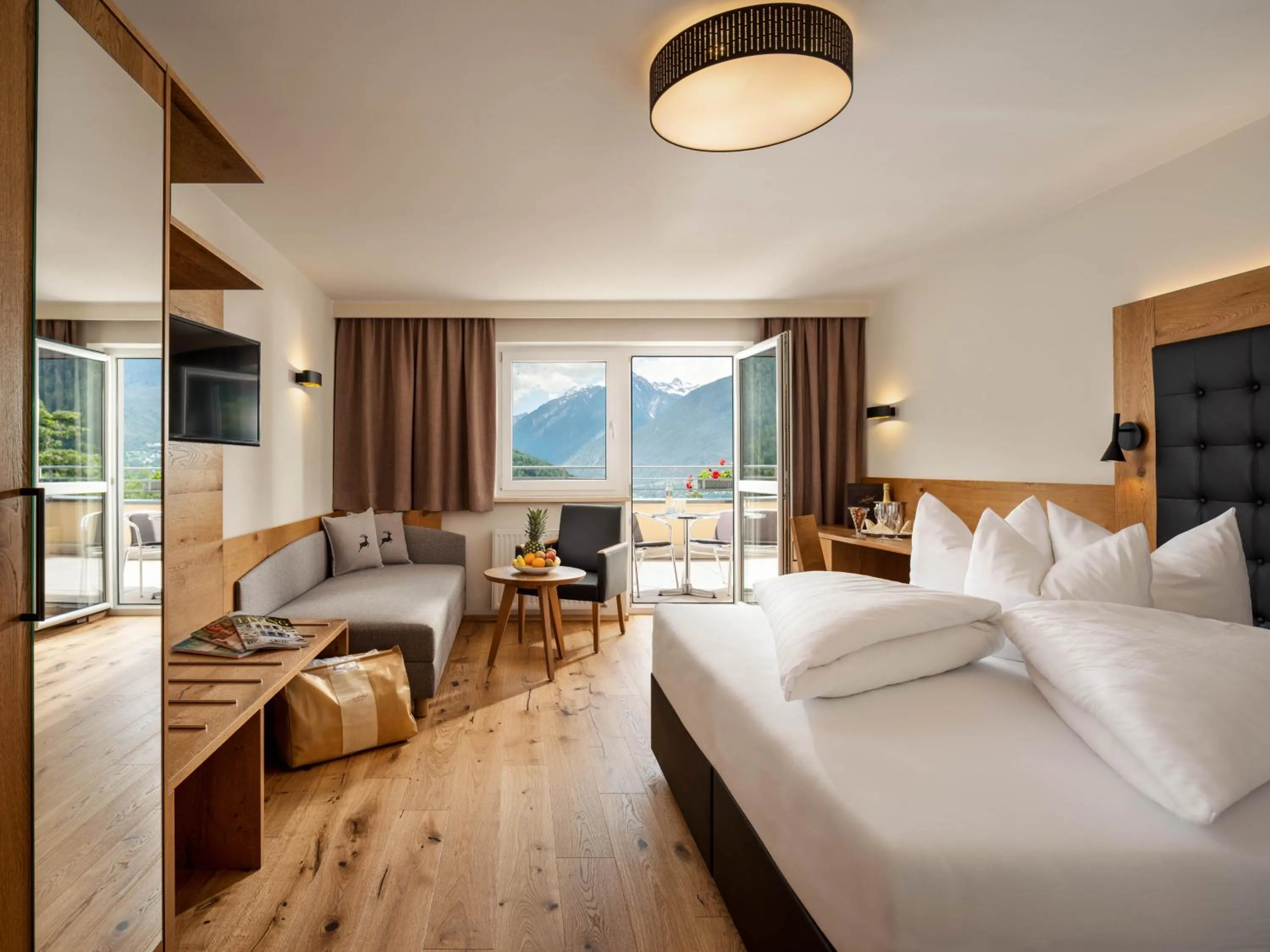 Bed in Hotel Arzlerhof