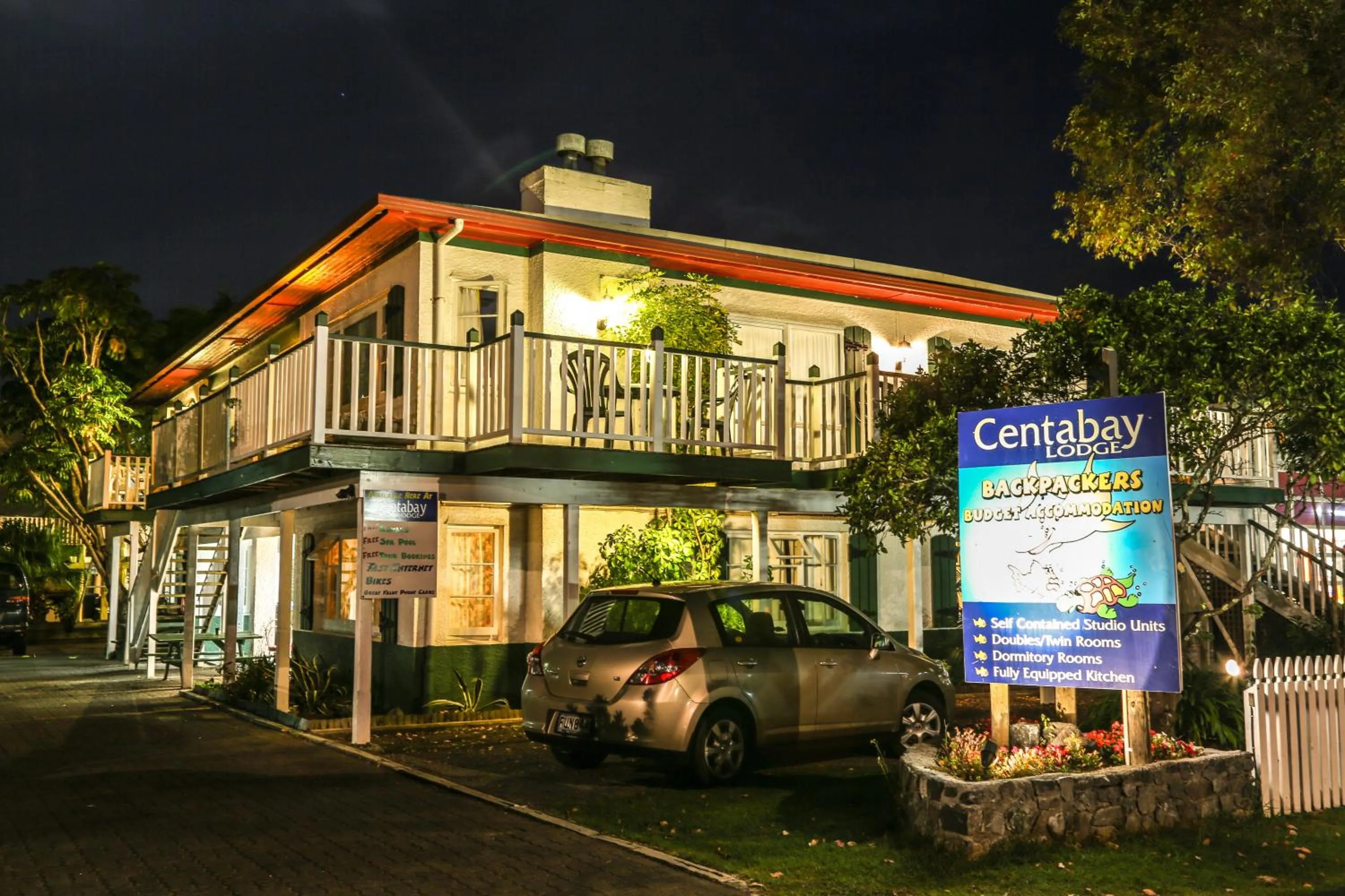 Property building in Centabay Lodge and Backpackers