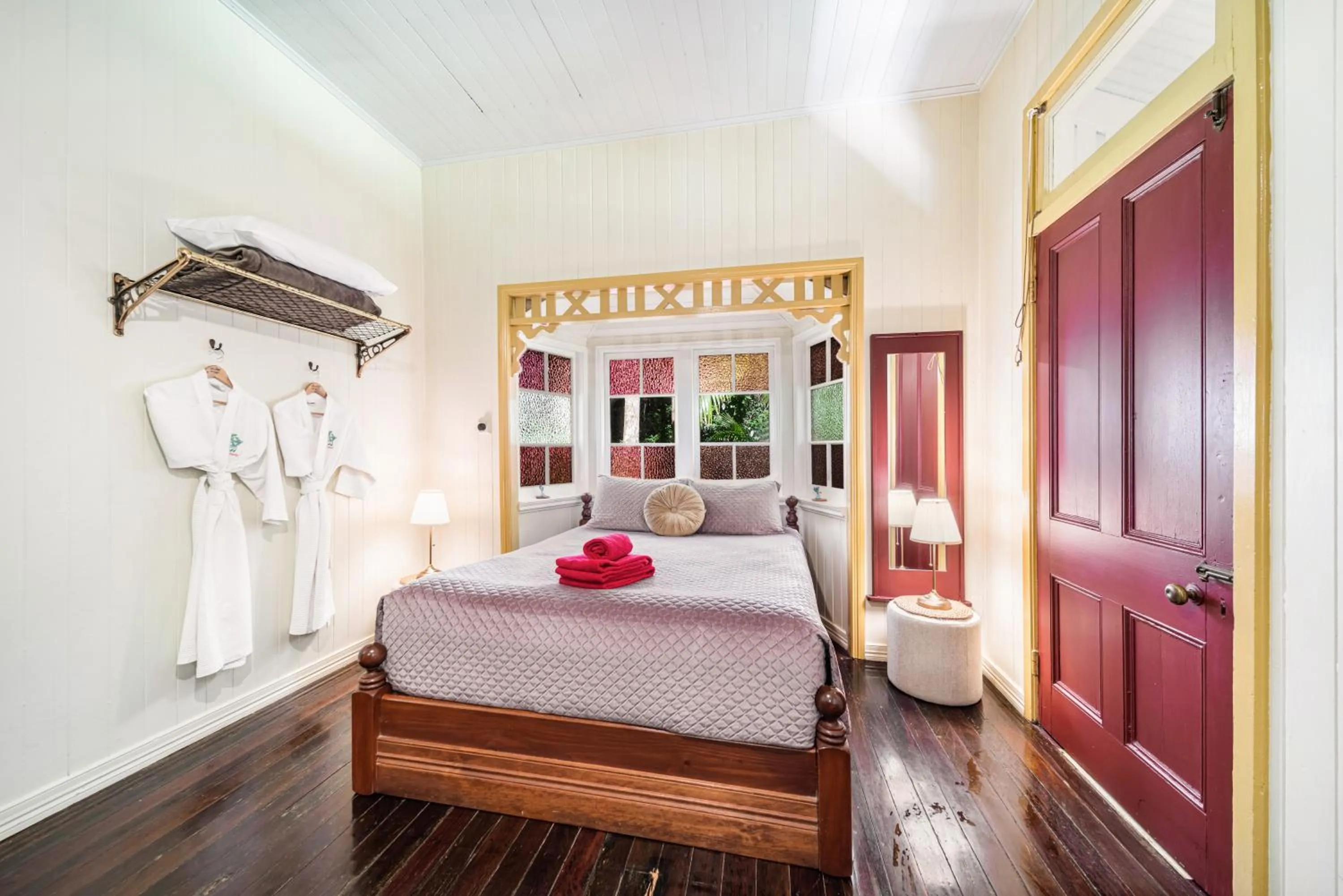 Bed in Secrets on the Lake