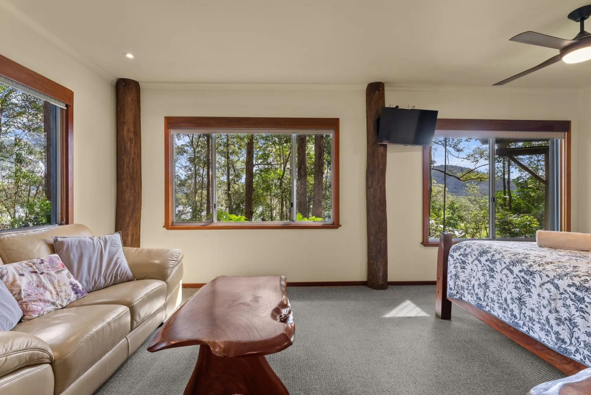 Bed in Secrets on the Lake