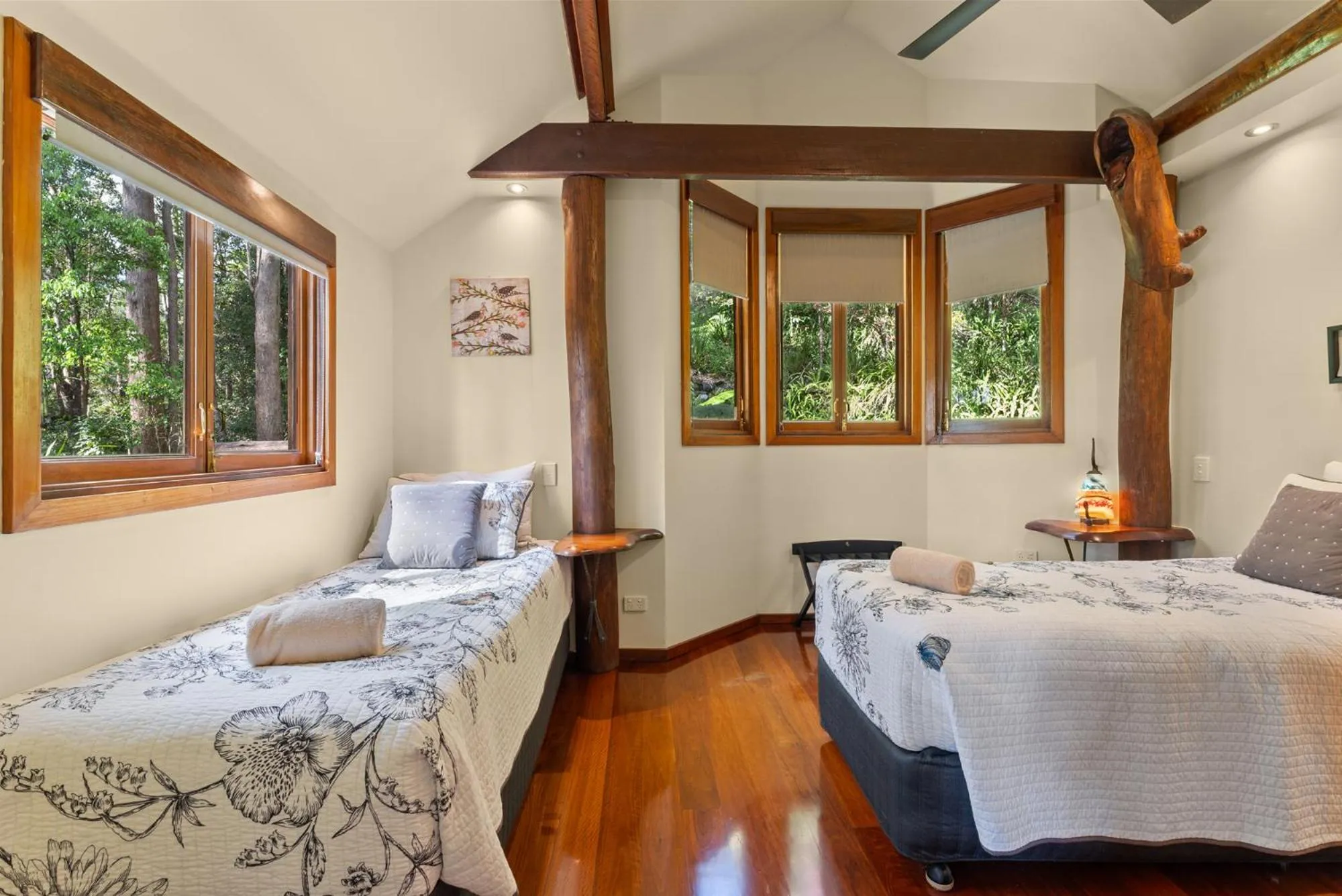 Bed in Secrets on the Lake