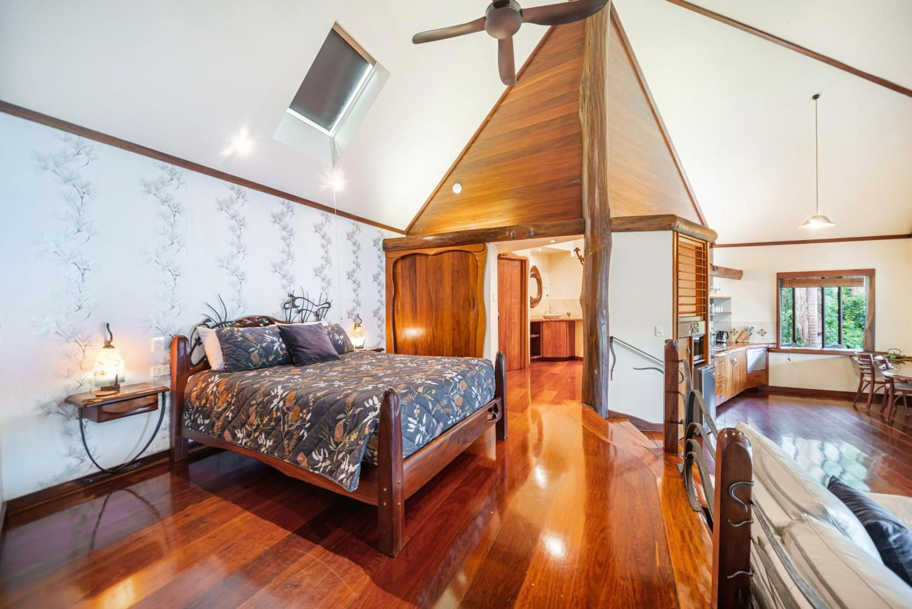 Bed in Secrets on the Lake