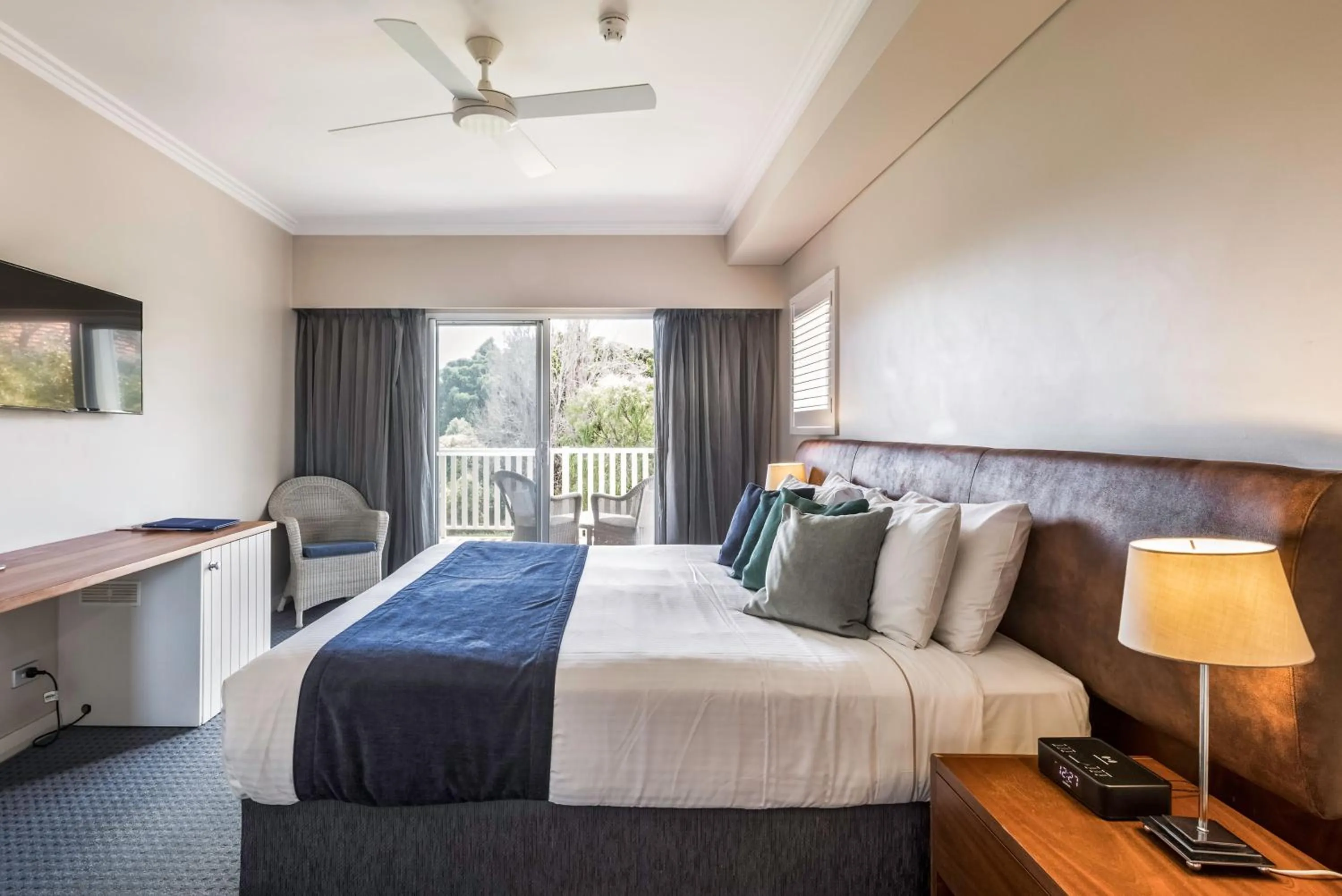 Bedroom, Bed in Caves House Hotel & Apartments Yallingup