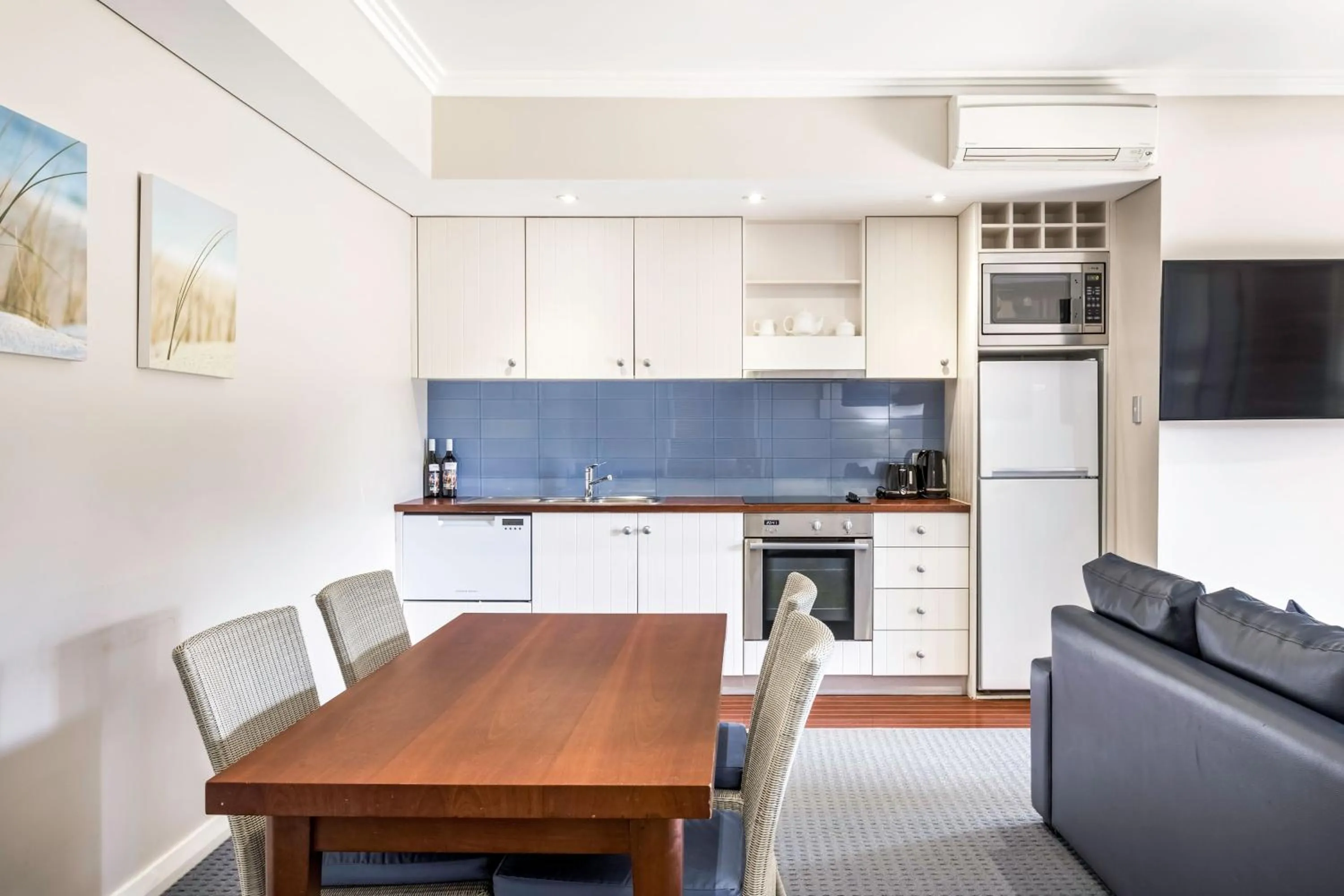 Kitchen or kitchenette in Caves House Hotel & Apartments Yallingup