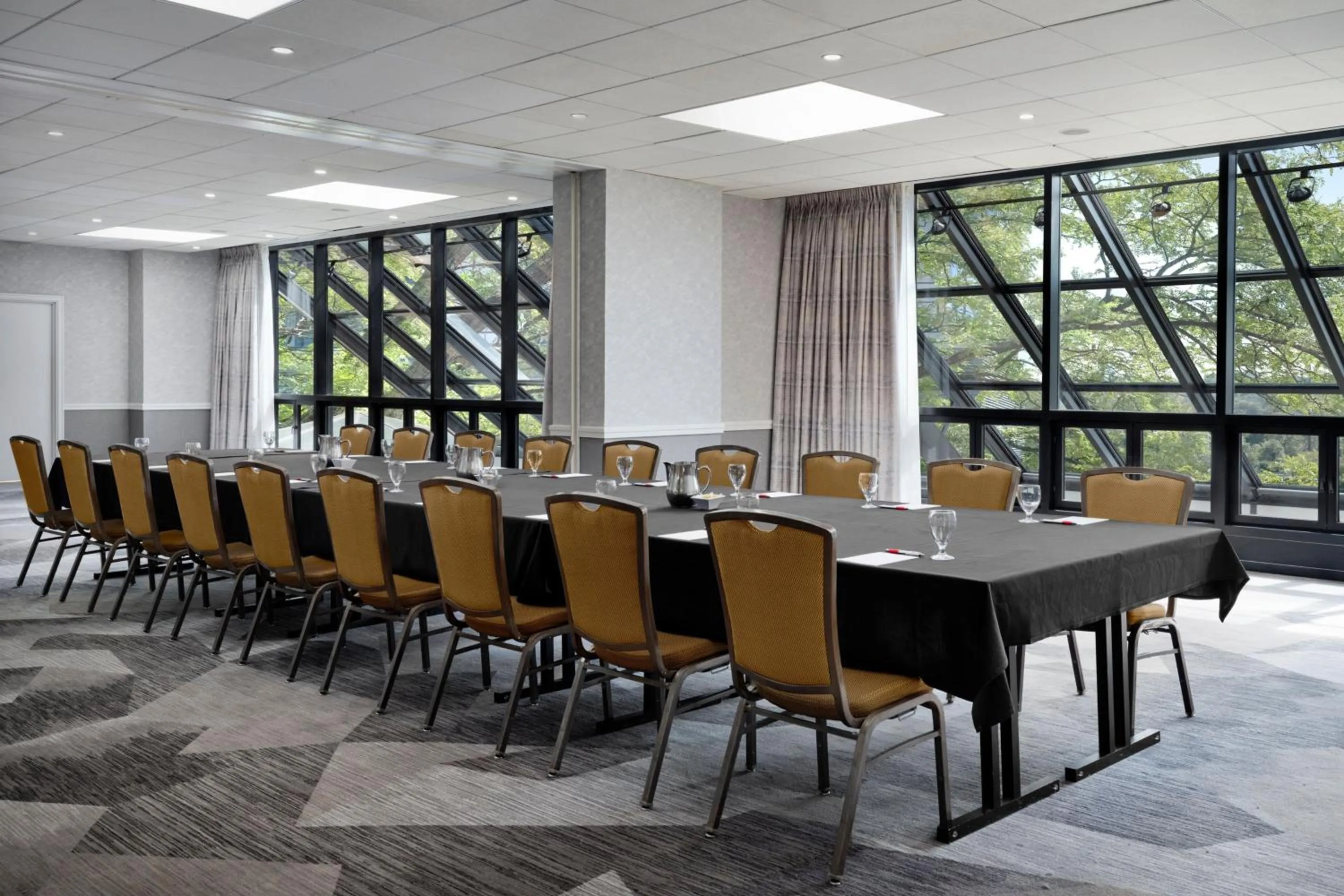 Meeting/conference room in Teaneck Marriott at Glenpointe