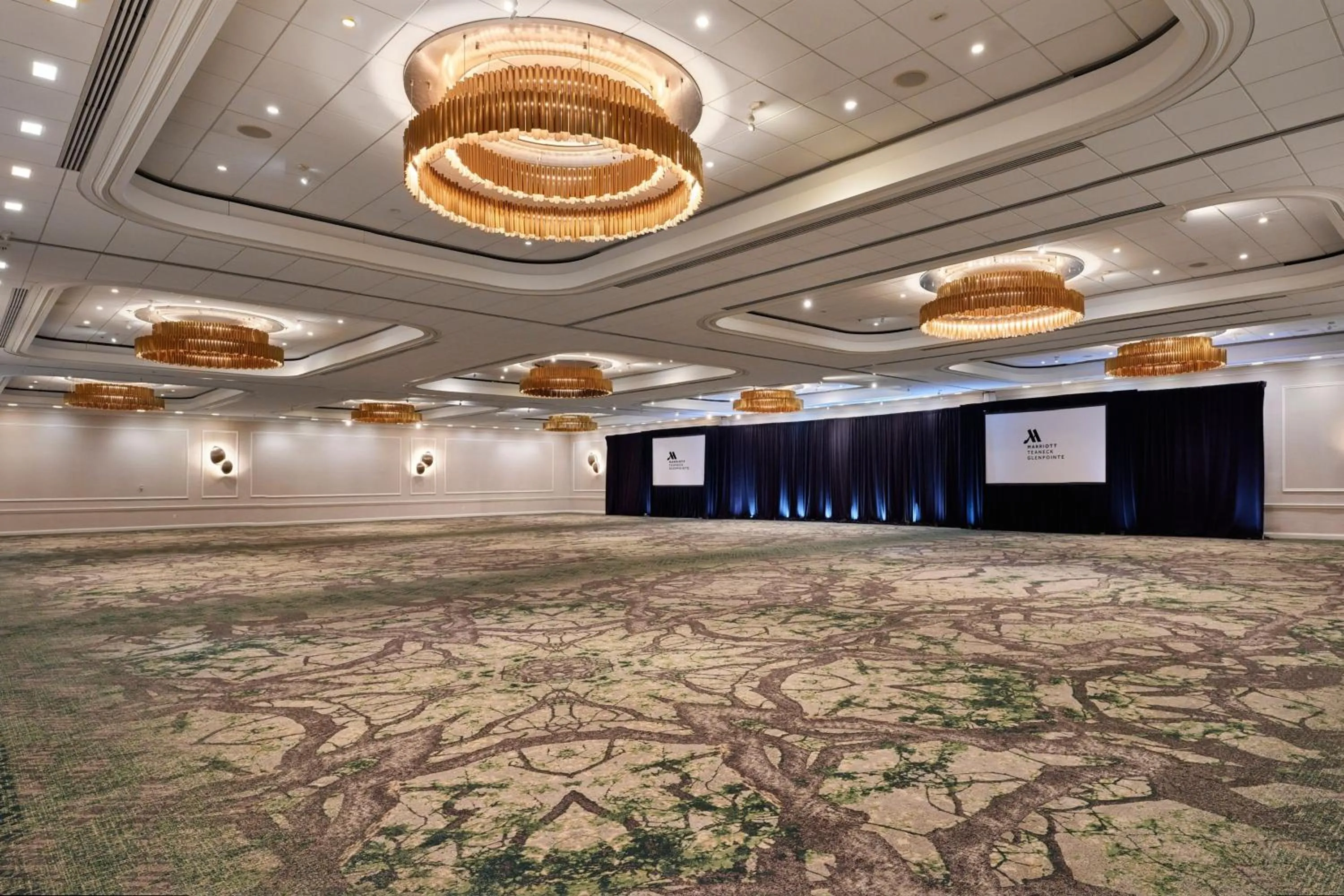 Meeting/conference room in Teaneck Marriott at Glenpointe