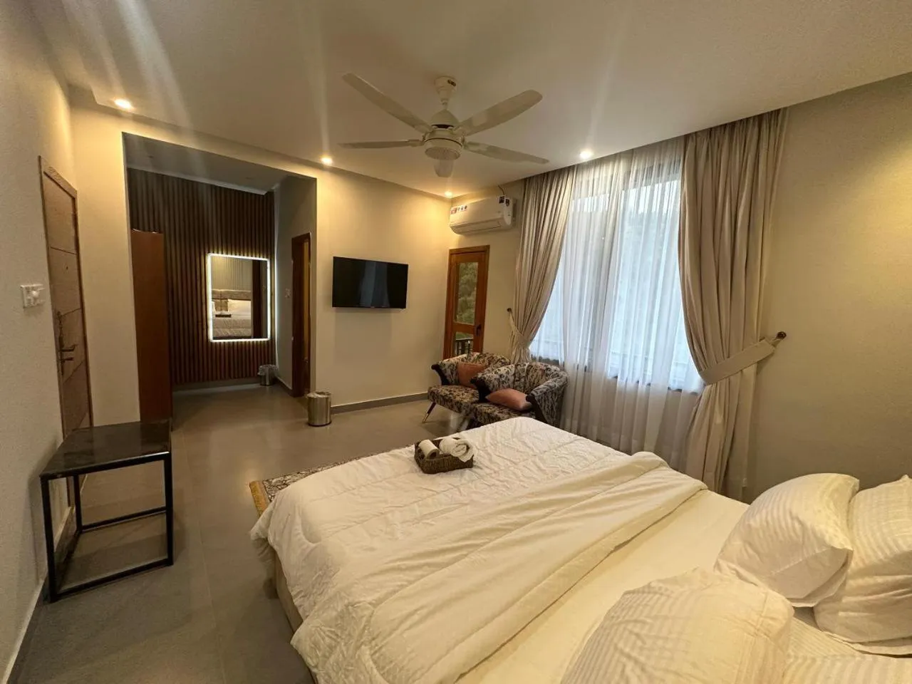 Bed in Hotel La Orilla Muzaffarabad