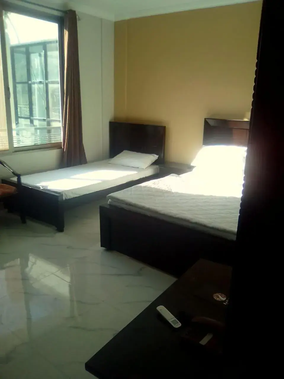 Triple Room with Balcony in Hotel La Orilla Muzaffarabad Triple Room with Balcony in Hotel La Orilla Muzaffarabad